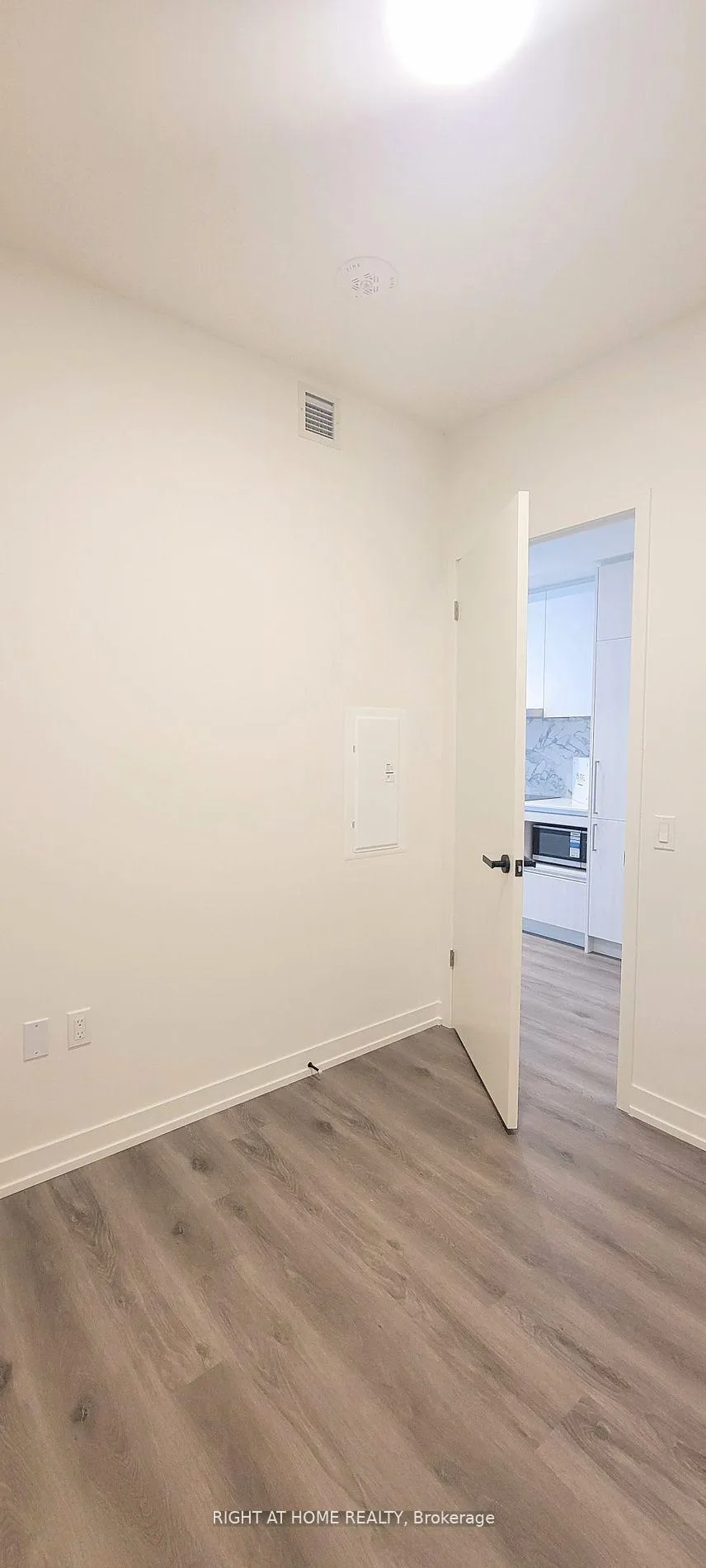 Photo 13 of Unit 5303, 225 Commerce Street, Vaughan, Vaughan Corporate Centre — HOMEH