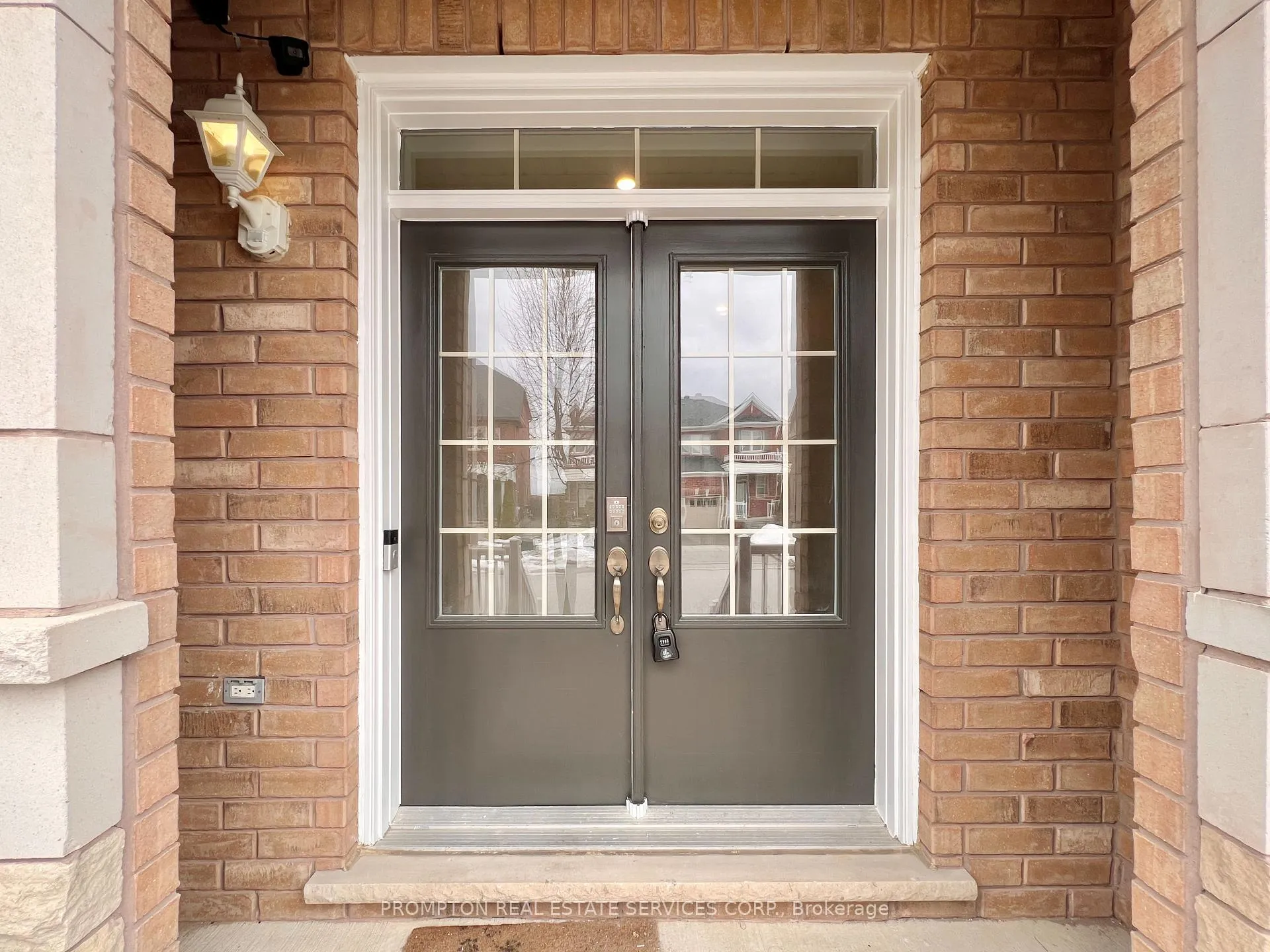 Photo 3 of 40 Staglin Court, Markham, Cathedraltown — HOMEH