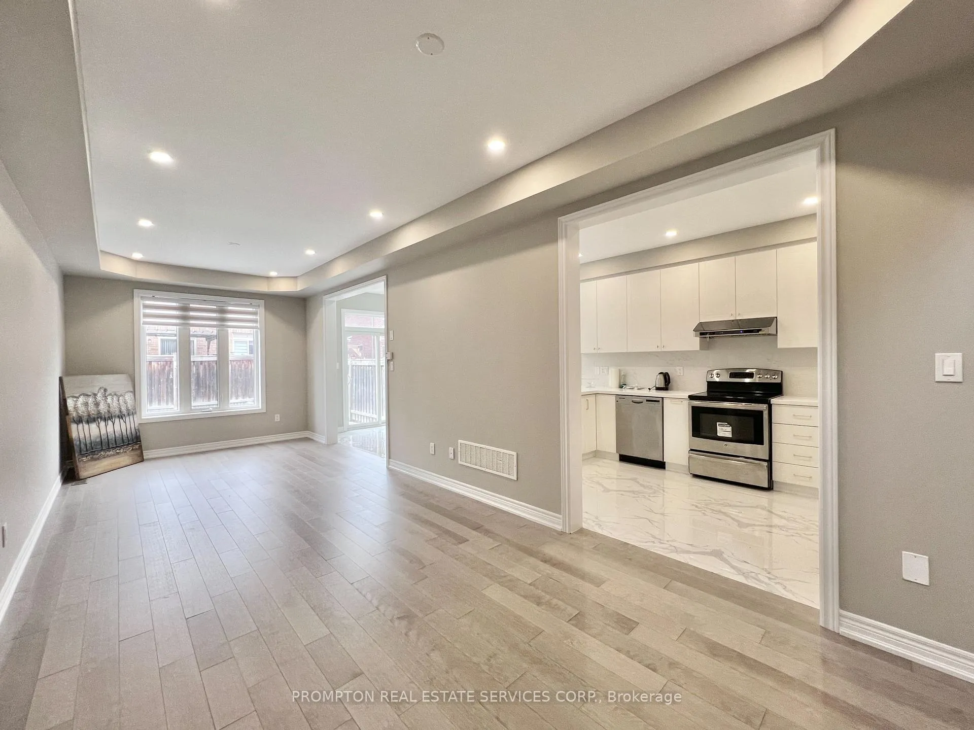 Photo 6 of 40 Staglin Court, Markham, Cathedraltown — HOMEH