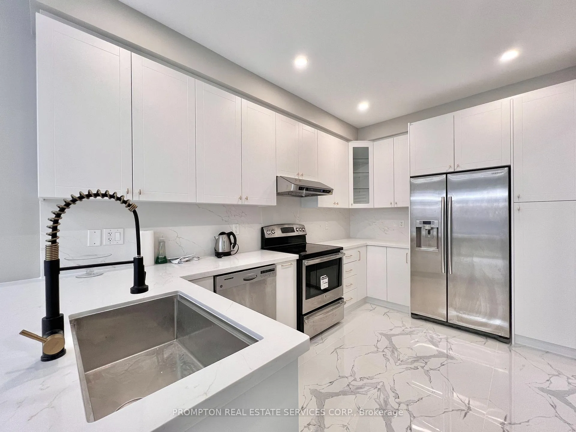 Photo 9 of 40 Staglin Court, Markham, Cathedraltown — HOMEH