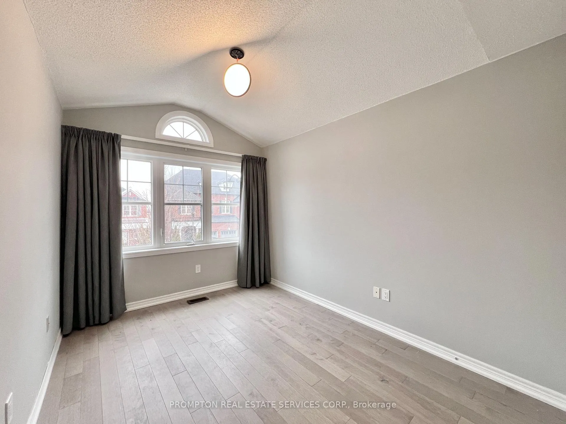 Photo 34 of 40 Staglin Court, Markham, Cathedraltown — HOMEH