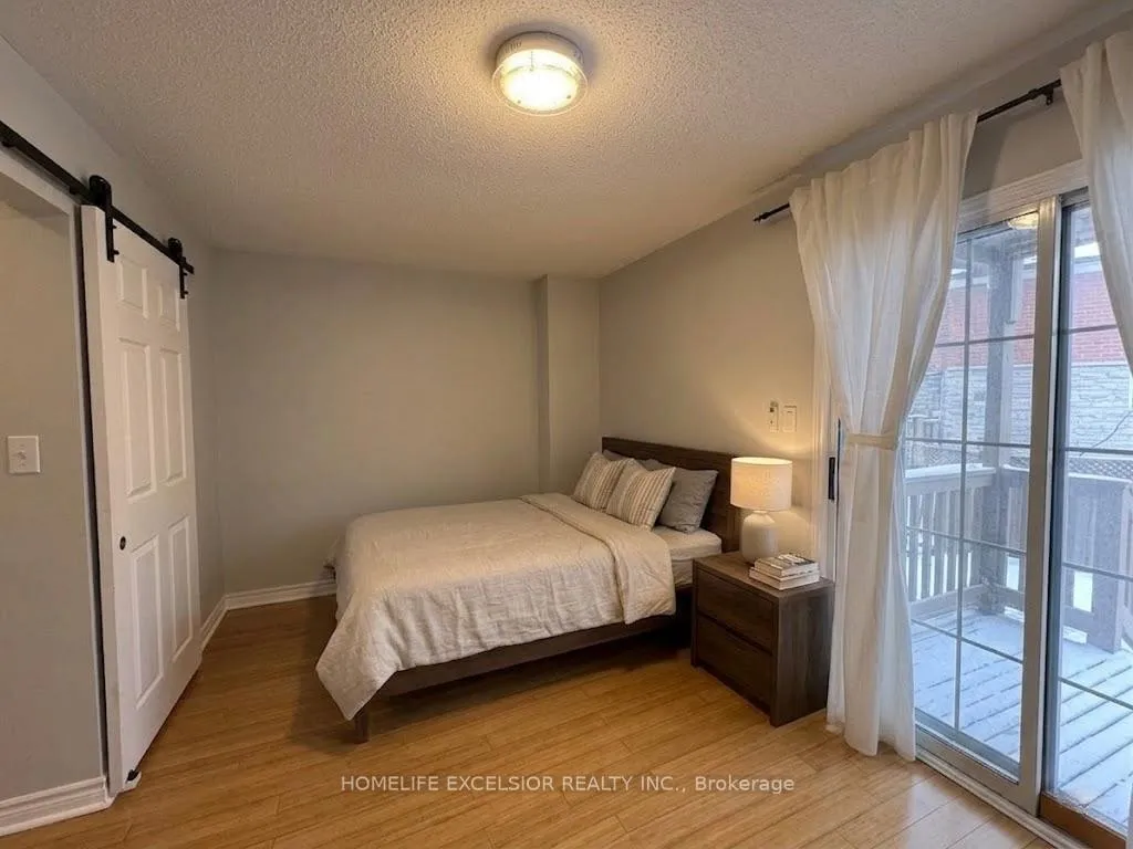 Photo 7 of 101 Prince Charles Way, Markham, Berczy — HOMEH