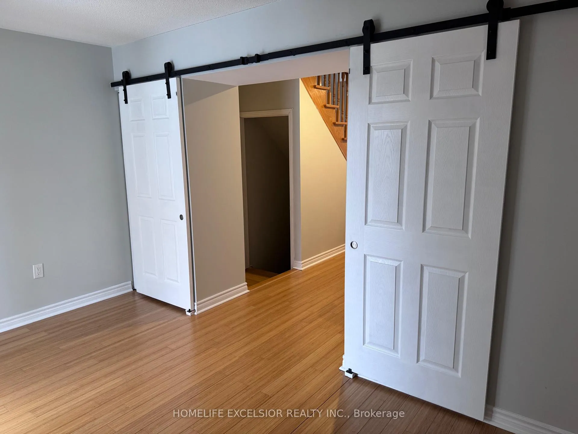 Photo 8 of 101 Prince Charles Way, Markham, Berczy — HOMEH