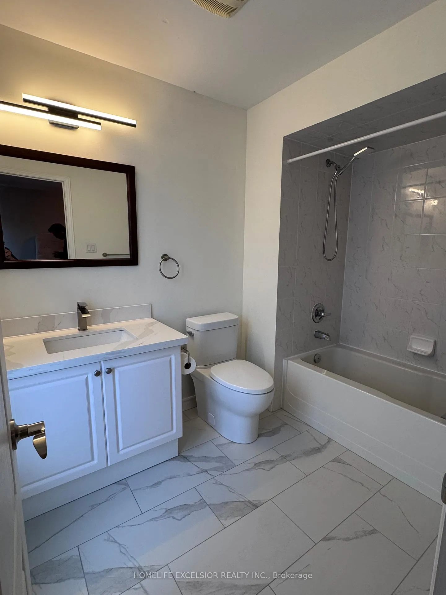 Photo 20 of 101 Prince Charles Way, Markham, Berczy — HOMEH