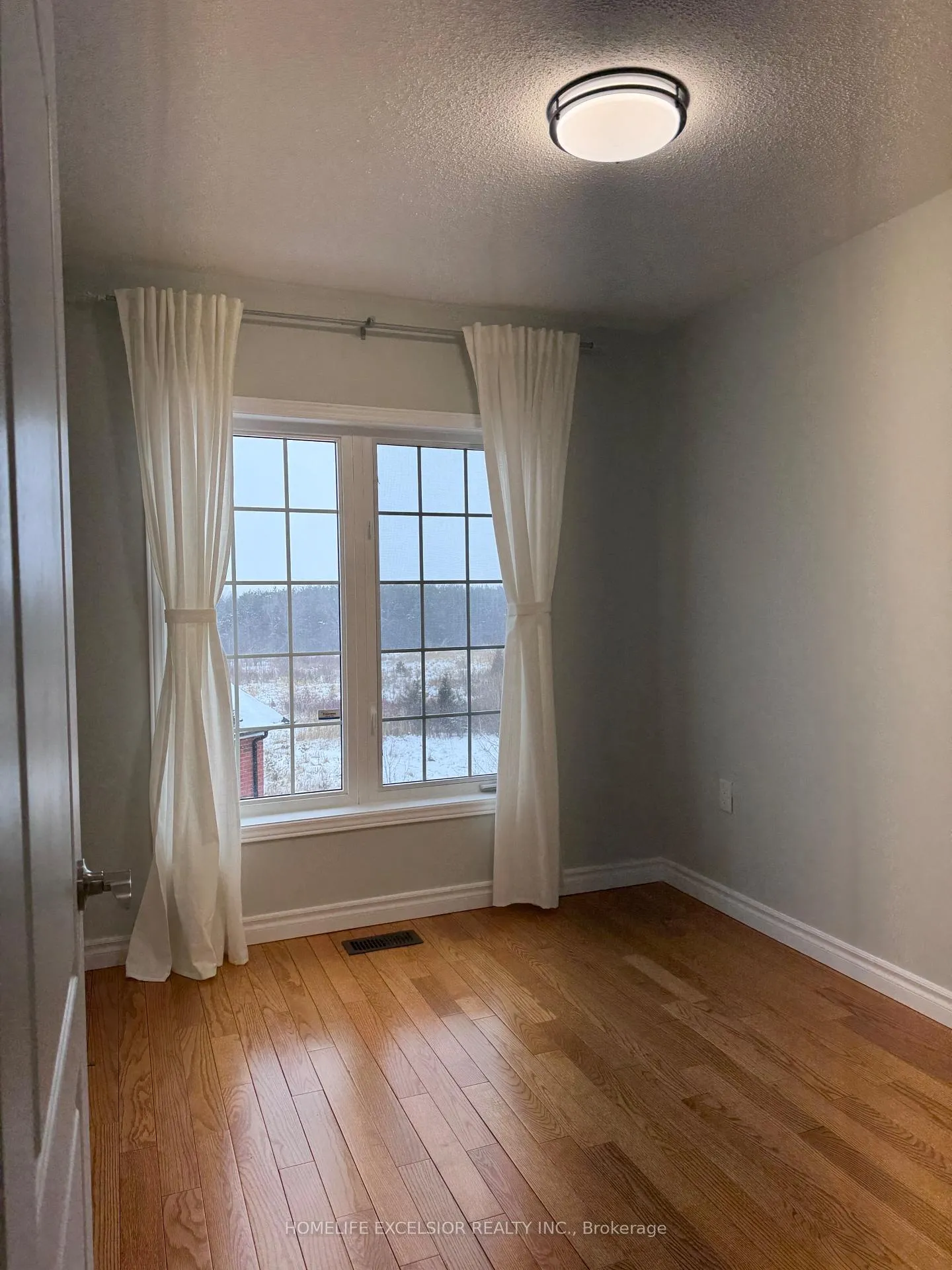 Photo 23 of 101 Prince Charles Way, Markham, Berczy — HOMEH