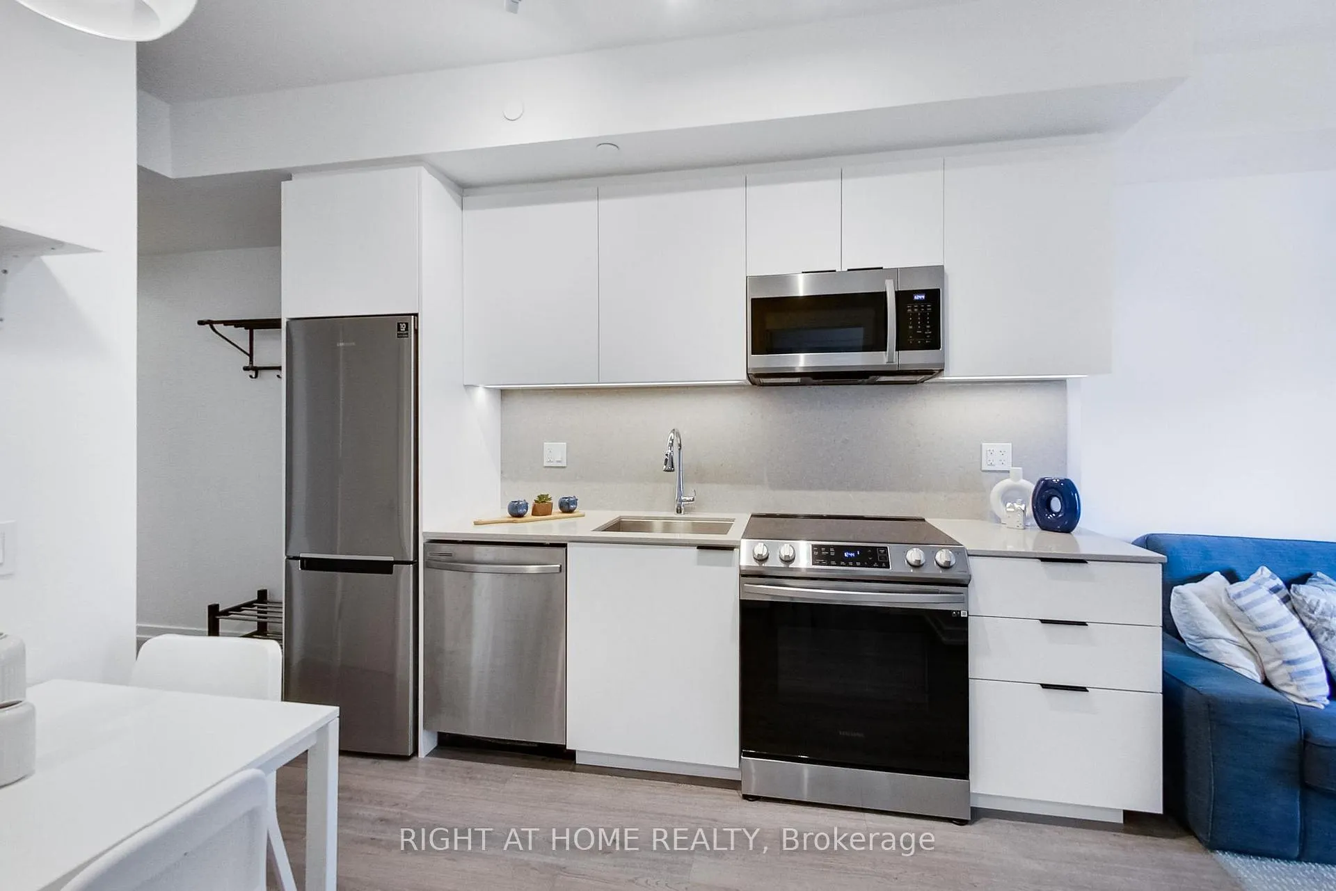 Photo 3 of Unit 921, 50 Power Street, Toronto, Moss Park — HOMEH