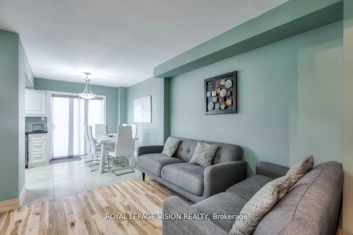 Photo 2 of 227 Stonebriar Drive, Vaughan, Maple — HOMEH