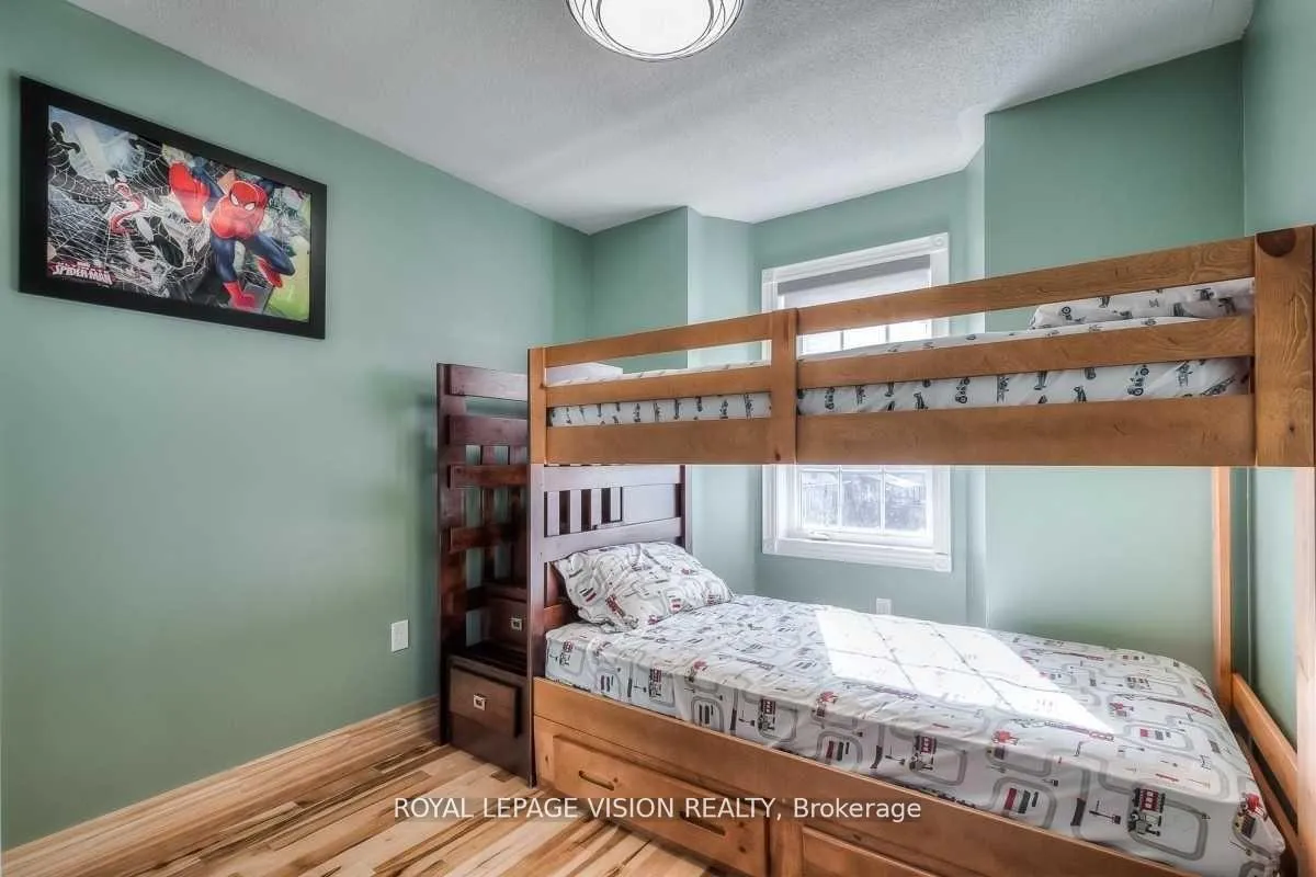 Photo 14 of 227 Stonebriar Drive, Vaughan, Maple — HOMEH