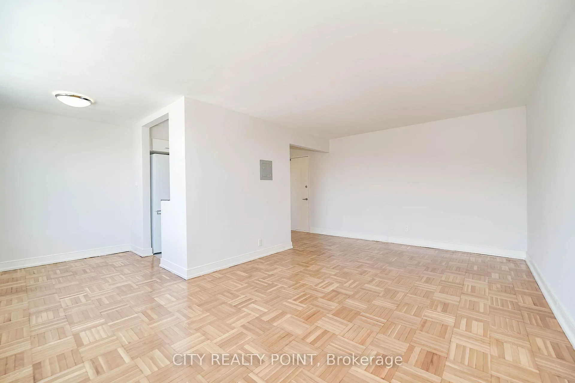 Photo 5 of Unit 403, 1545 Bathurst Street, Toronto, Forest Hill South — HOMEH