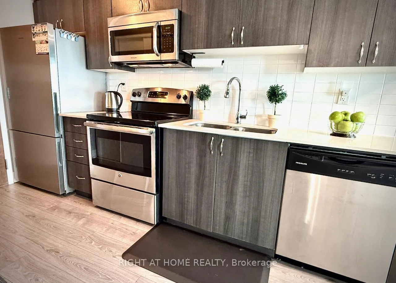 Photo 10 of Unit 603, 1215 Bayly Street, Pickering, Bay Ridges — HOMEH