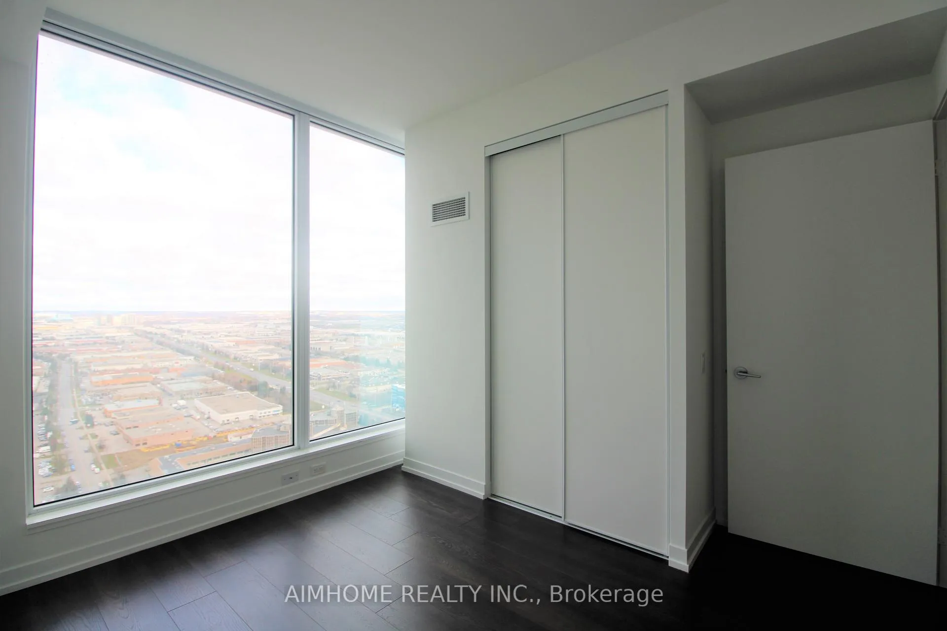 Photo 8 of Unit 3702, 950 Portage Parkway, Vaughan, Vaughan Corporate Centre — HOMEH