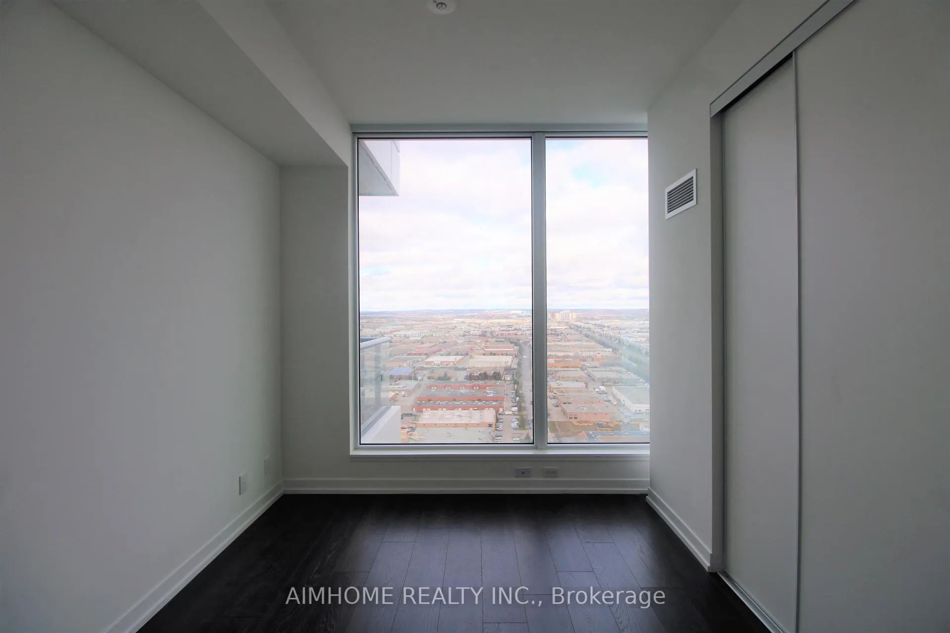 Photo 9 of Unit 3702, 950 Portage Parkway, Vaughan, Vaughan Corporate Centre — HOMEH