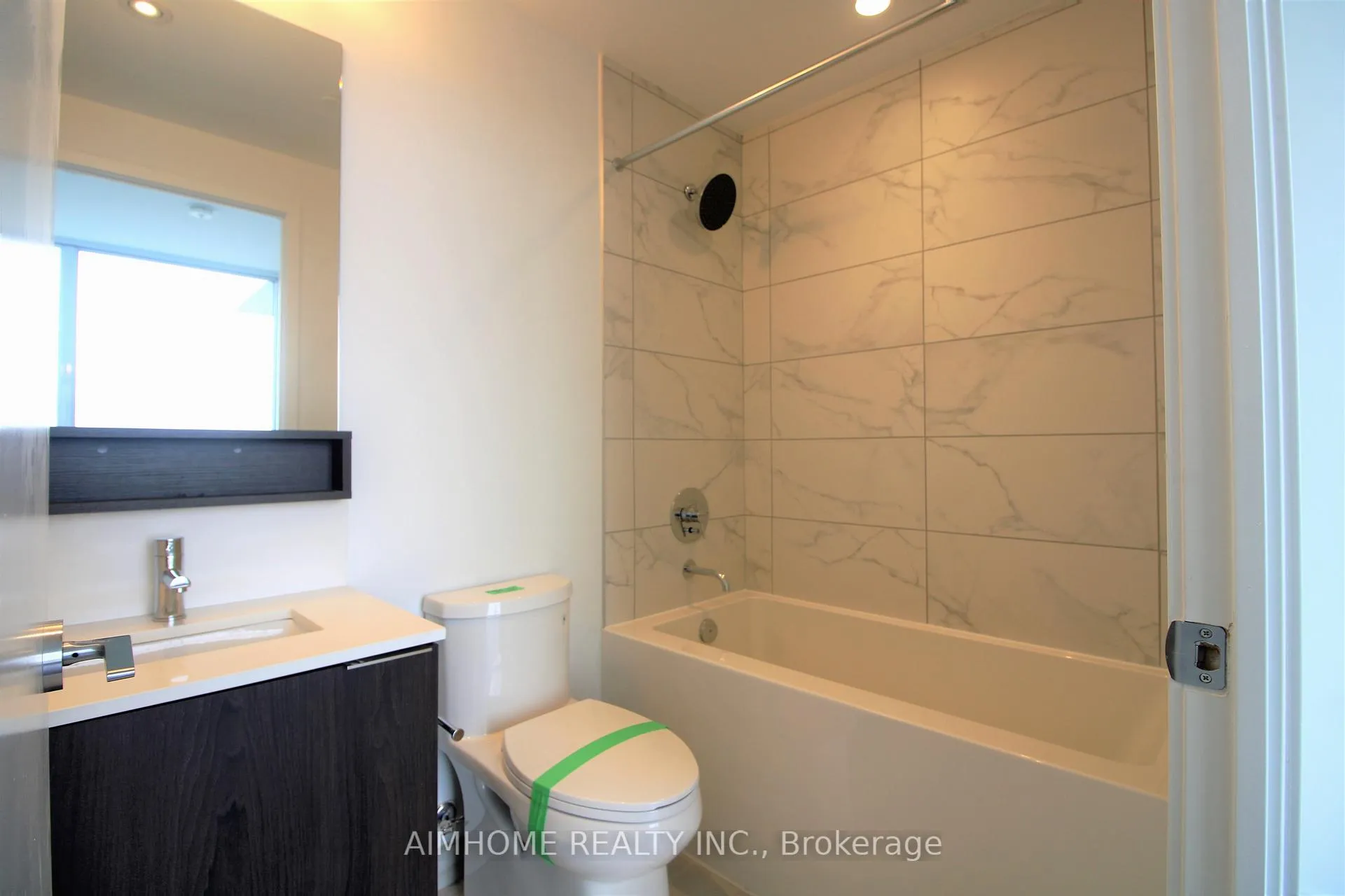 Photo 11 of Unit 3702, 950 Portage Parkway, Vaughan, Vaughan Corporate Centre — HOMEH