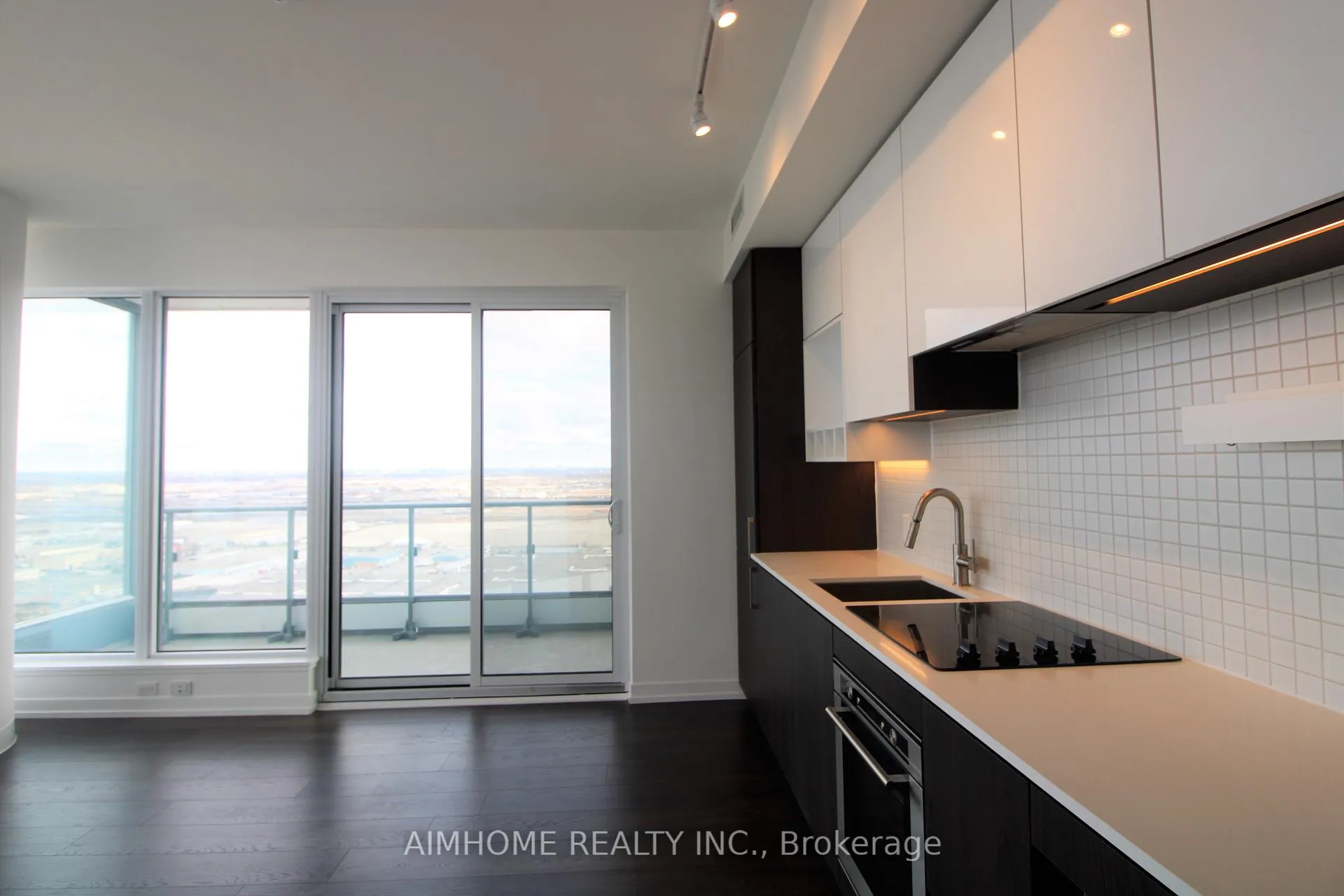 Photo 15 of Unit 3702, 950 Portage Parkway, Vaughan, Vaughan Corporate Centre — HOMEH