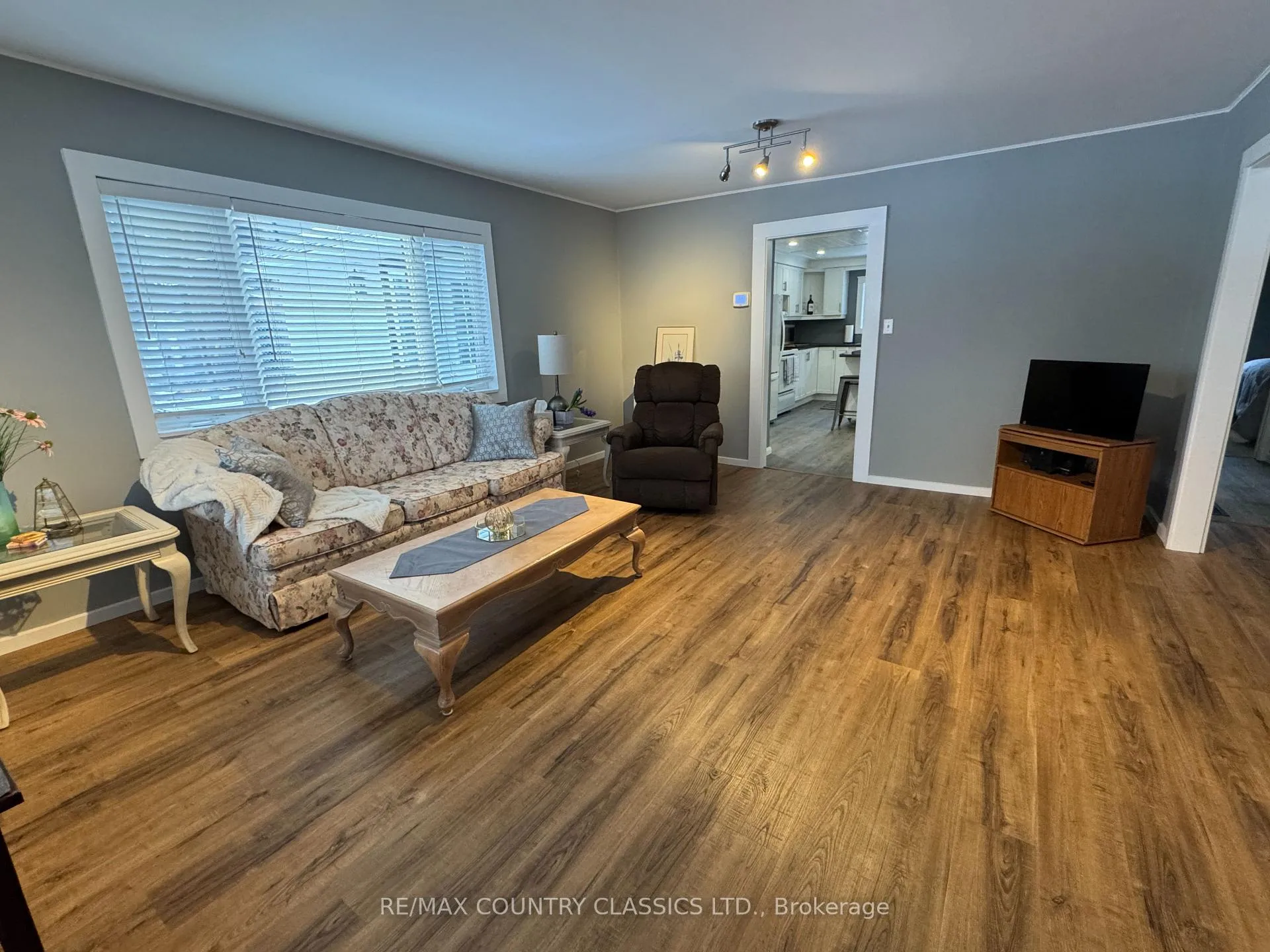 Photo 3 of 38 Flint Avenue, Bancroft, Bancroft Ward — HOMEH
