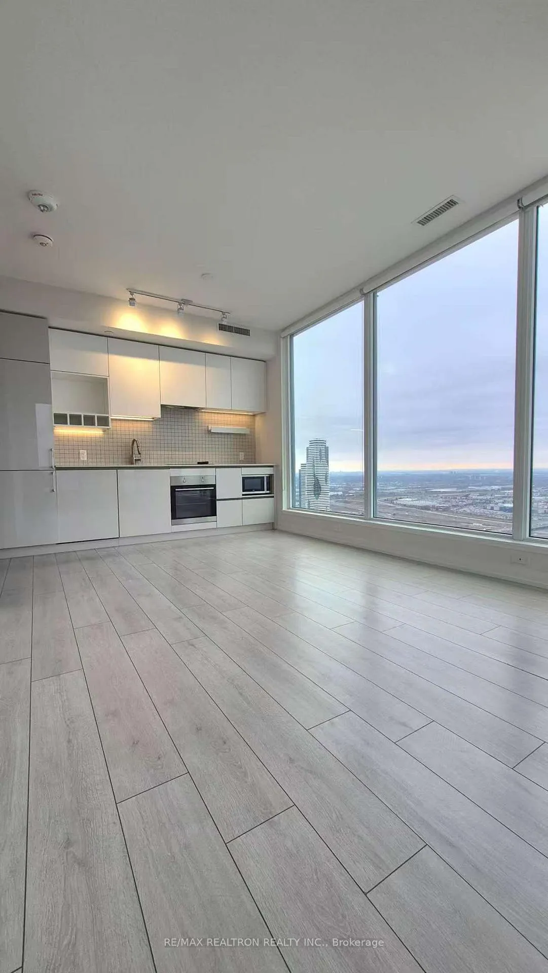 Photo 3 of Unit 5010, 898 Portage Parkway, Vaughan, Vaughan Corporate Centre — HOMEH