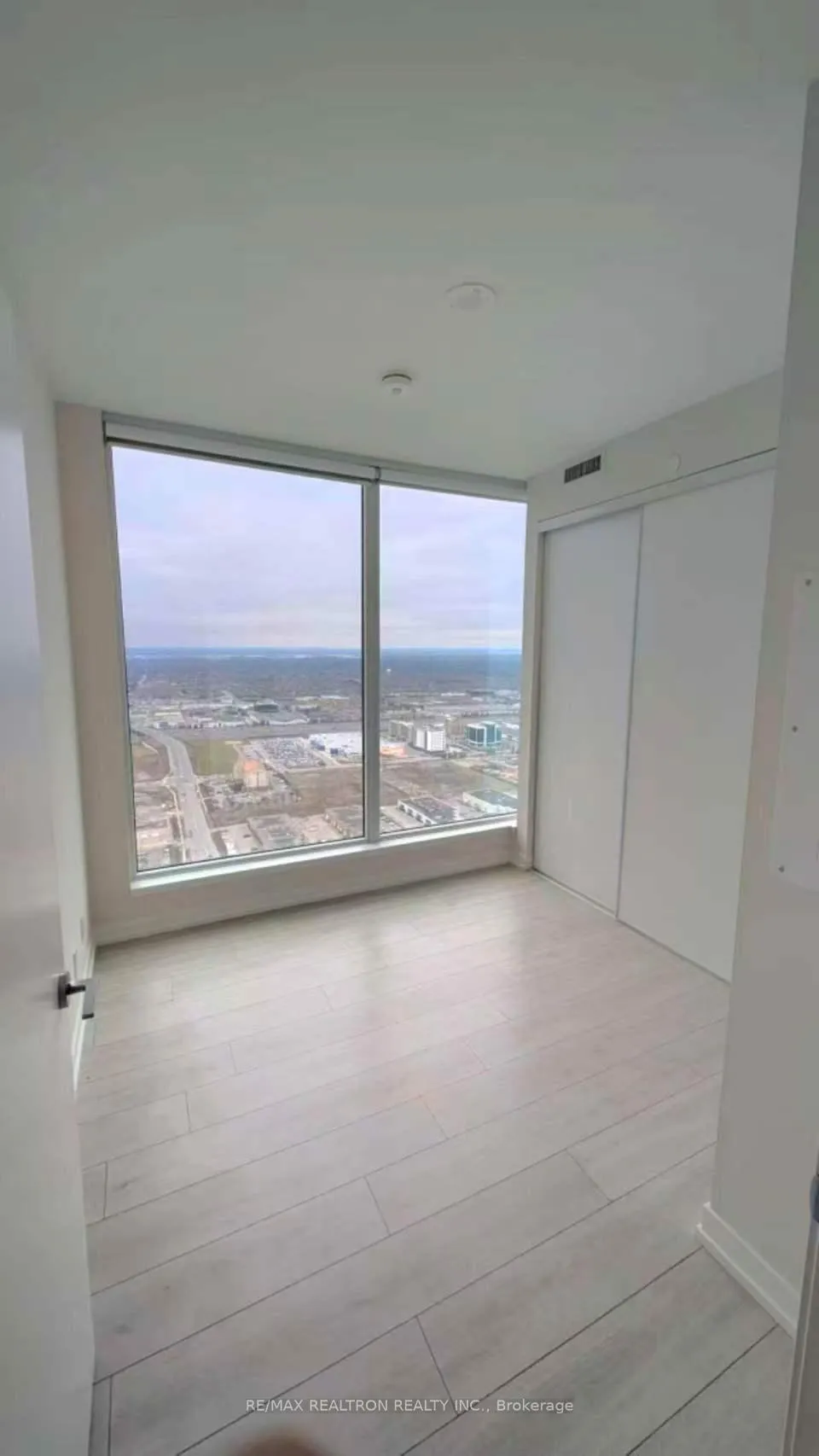 Photo 4 of Unit 5010, 898 Portage Parkway, Vaughan, Vaughan Corporate Centre — HOMEH