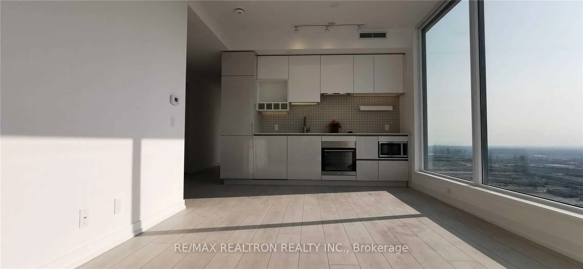 Photo 7 of Unit 5010, 898 Portage Parkway, Vaughan, Vaughan Corporate Centre — HOMEH