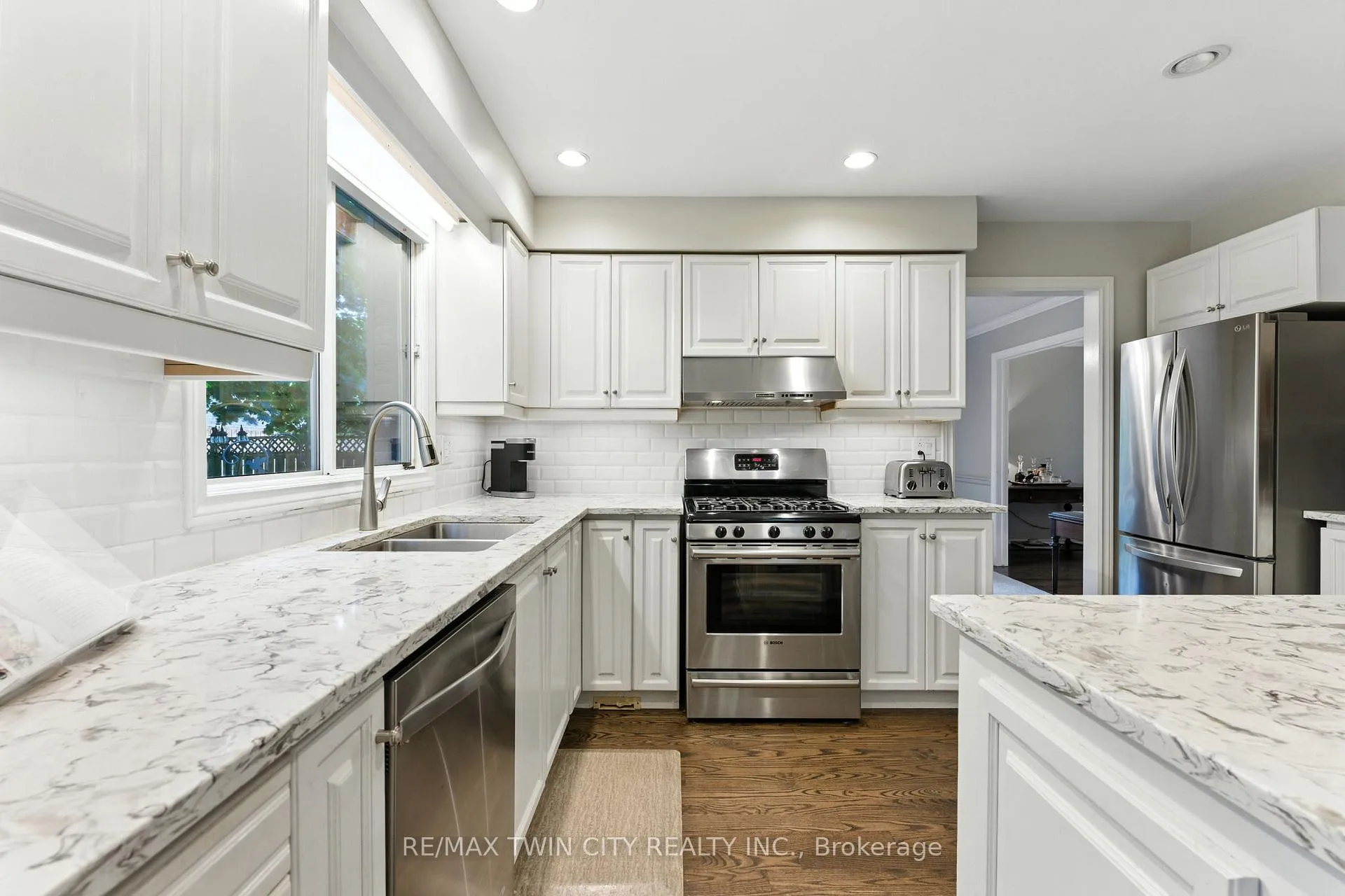 Photo 17 of 91 Abbey Close, Hamilton, Ancaster — HOMEH