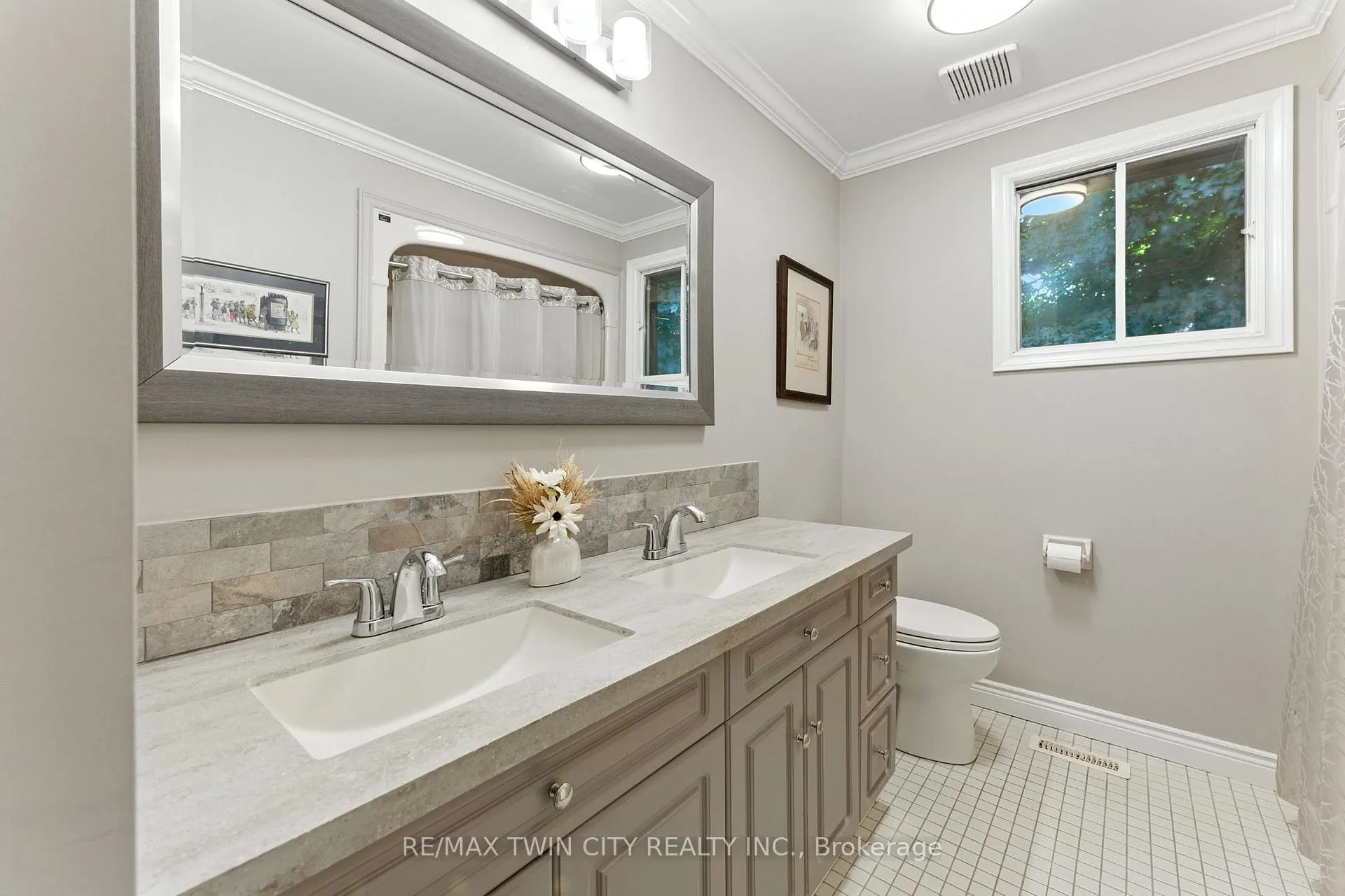 Photo 31 of 91 Abbey Close, Hamilton, Ancaster — HOMEH