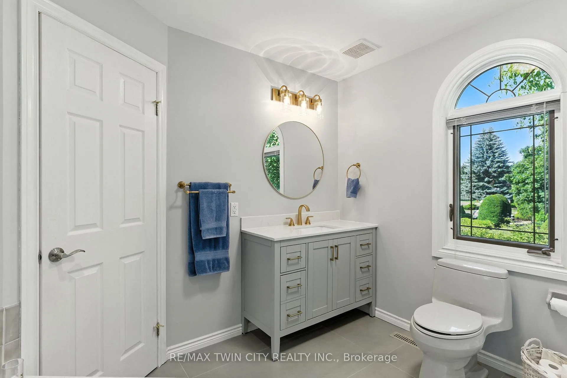 Photo 36 of 91 Abbey Close, Hamilton, Ancaster — HOMEH