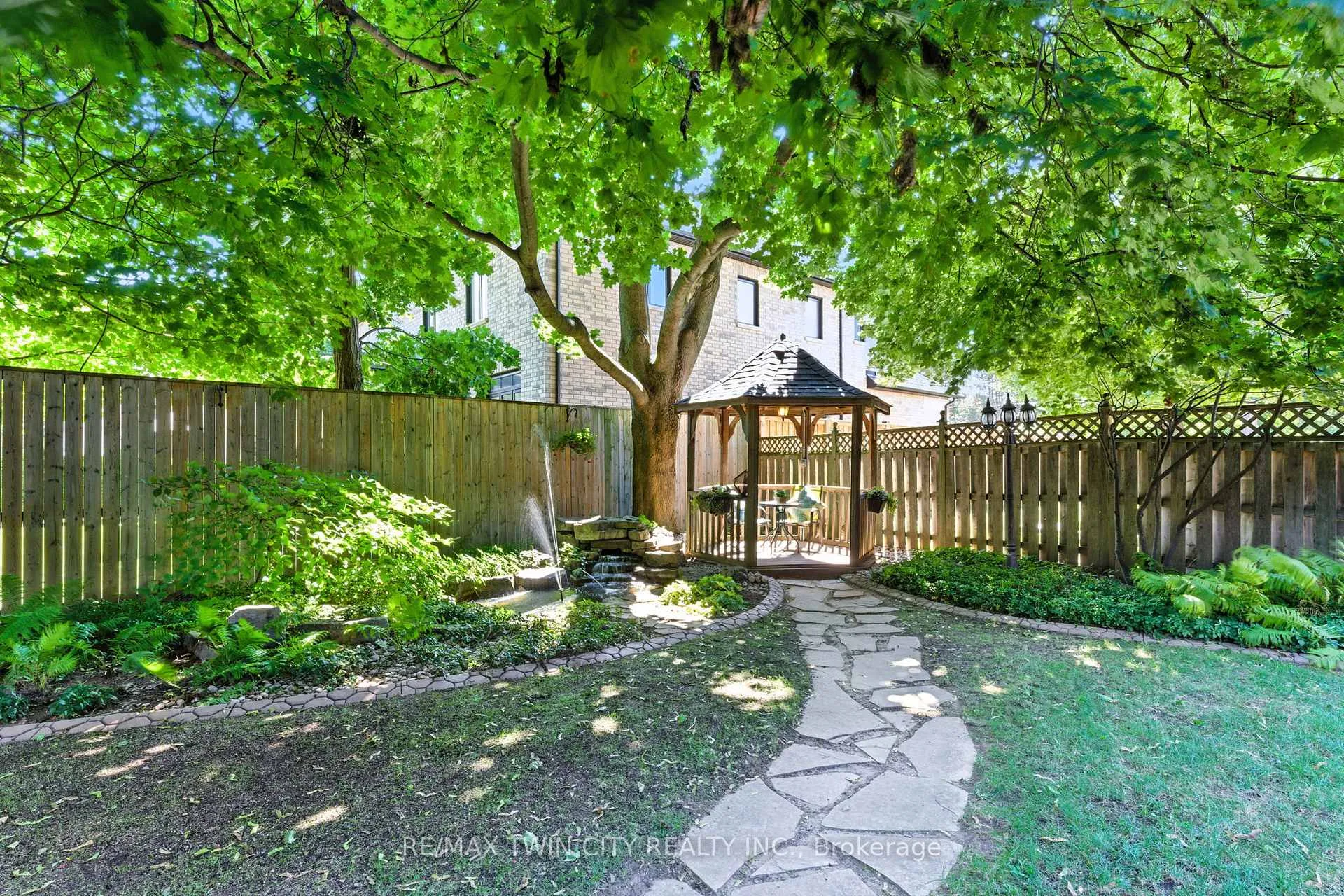 Photo 47 of 91 Abbey Close, Hamilton, Ancaster — HOMEH