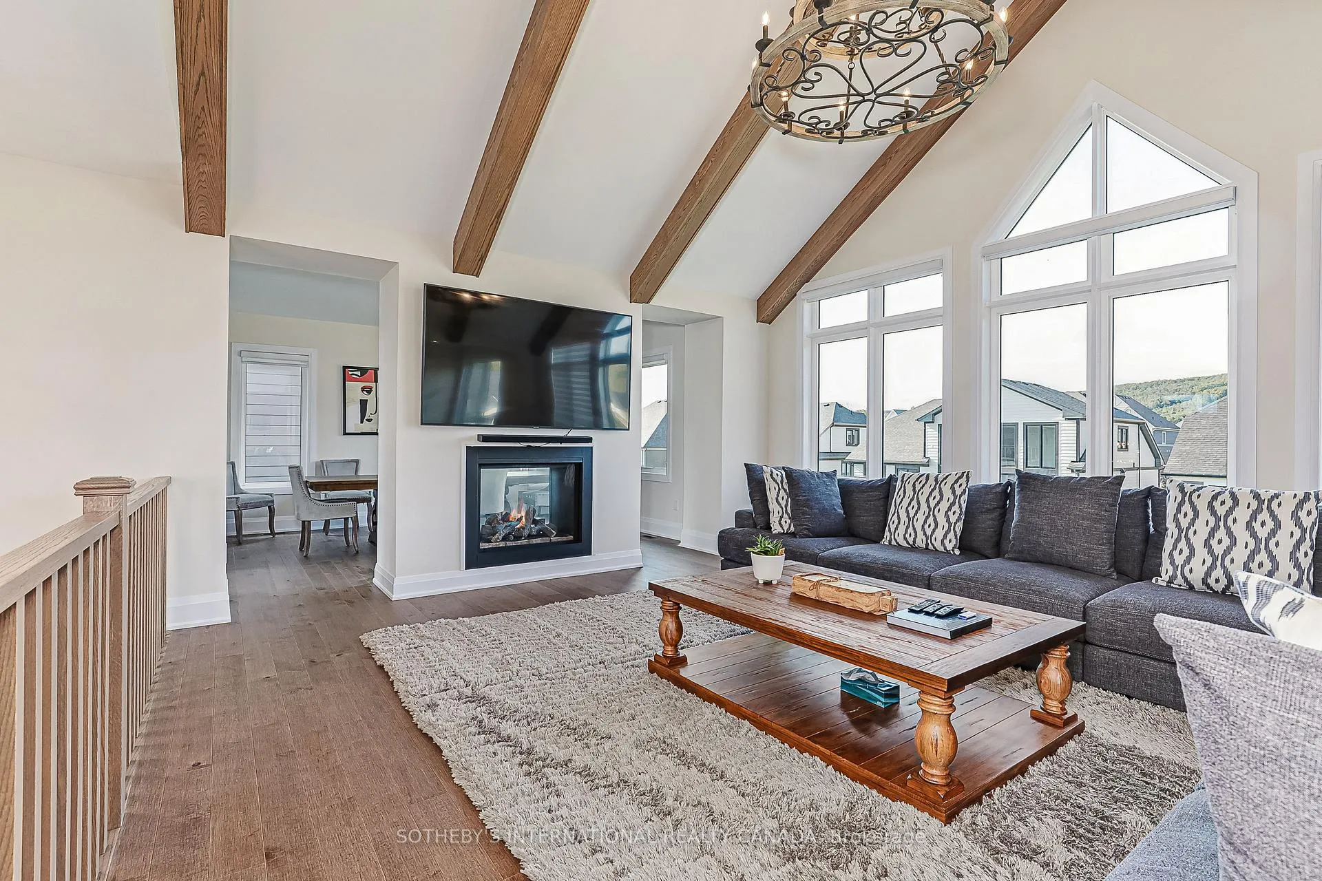 Photo 13 of 103 Stoneleigh Drive, Blue Mountains — HOMEH