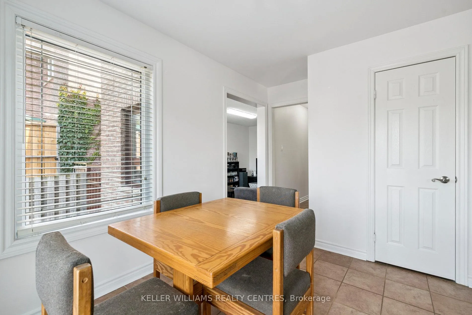 Photo 11 of 78 Stephanie Lane, Barrie, Painswick South — HOMEH