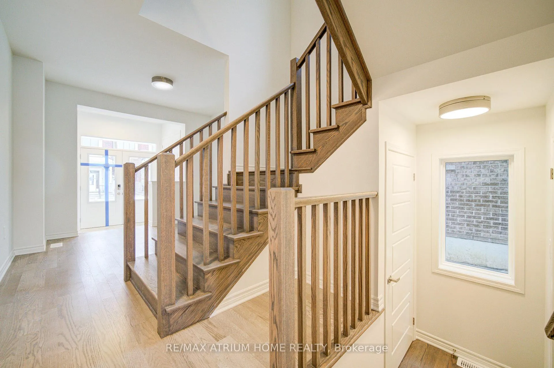 Photo 6 of 125 Leslie Richard Avenue, Markham, Rural Markham — HOMEH