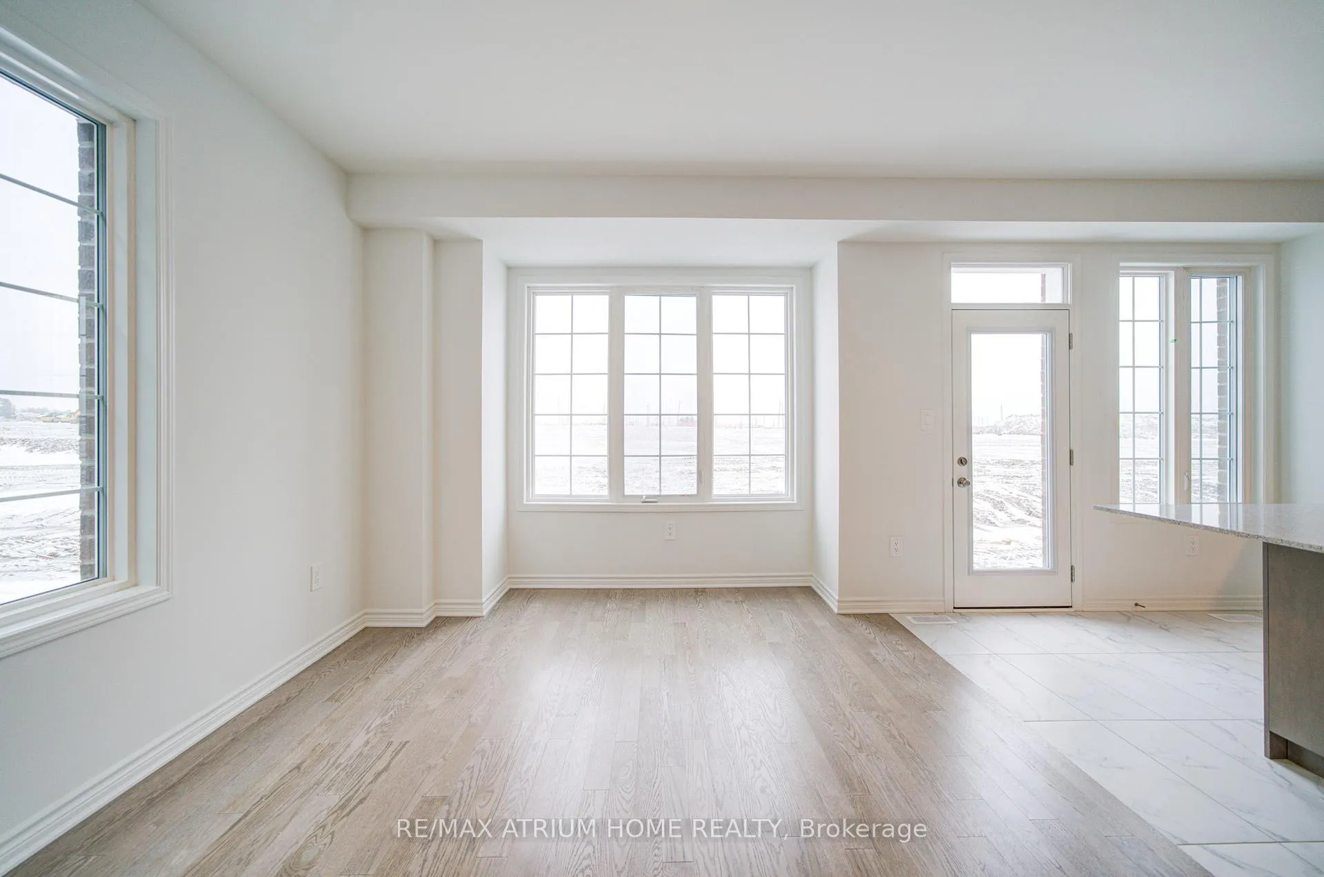 Photo 17 of 125 Leslie Richard Avenue, Markham, Rural Markham — HOMEH