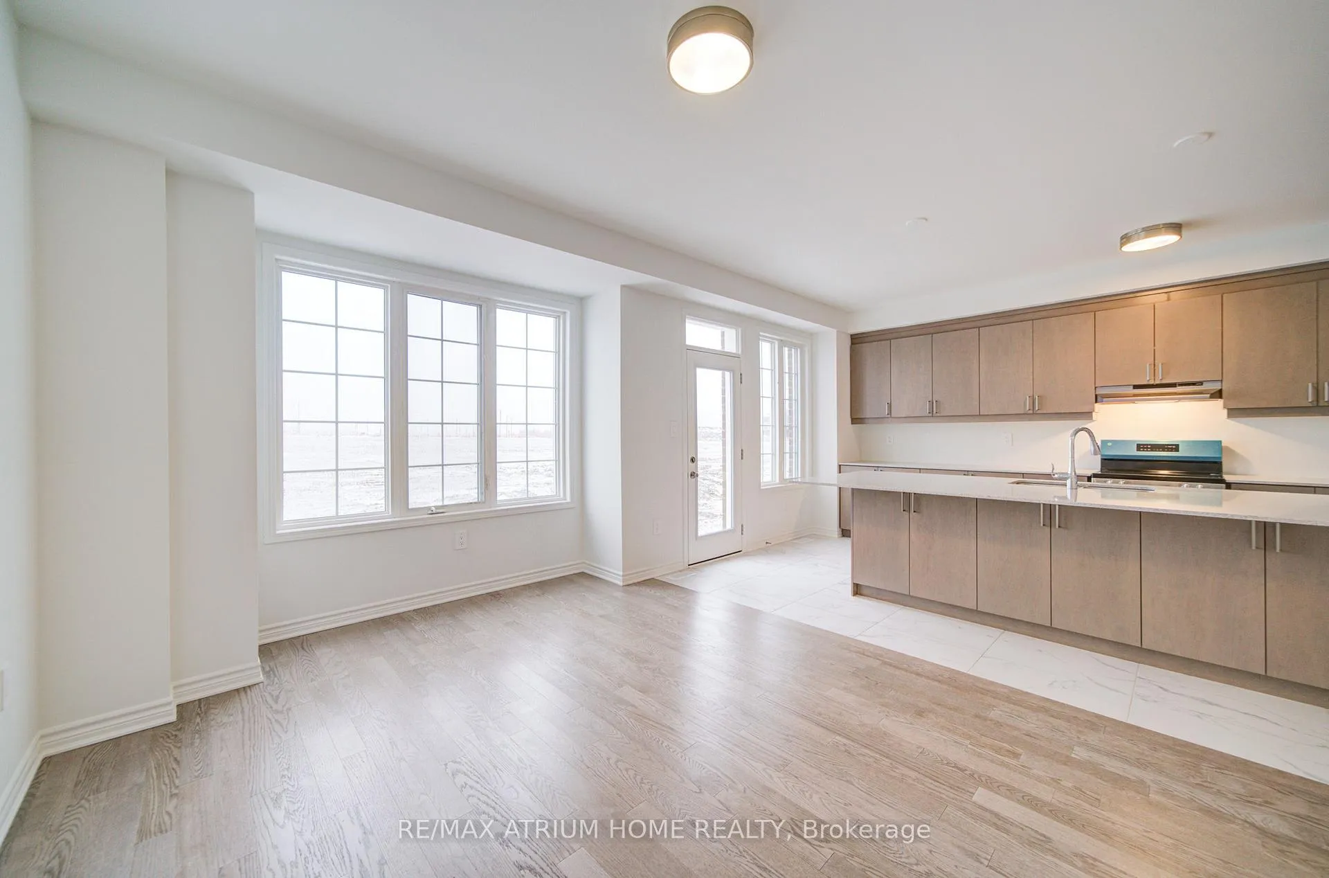 Photo 18 of 125 Leslie Richard Avenue, Markham, Rural Markham — HOMEH