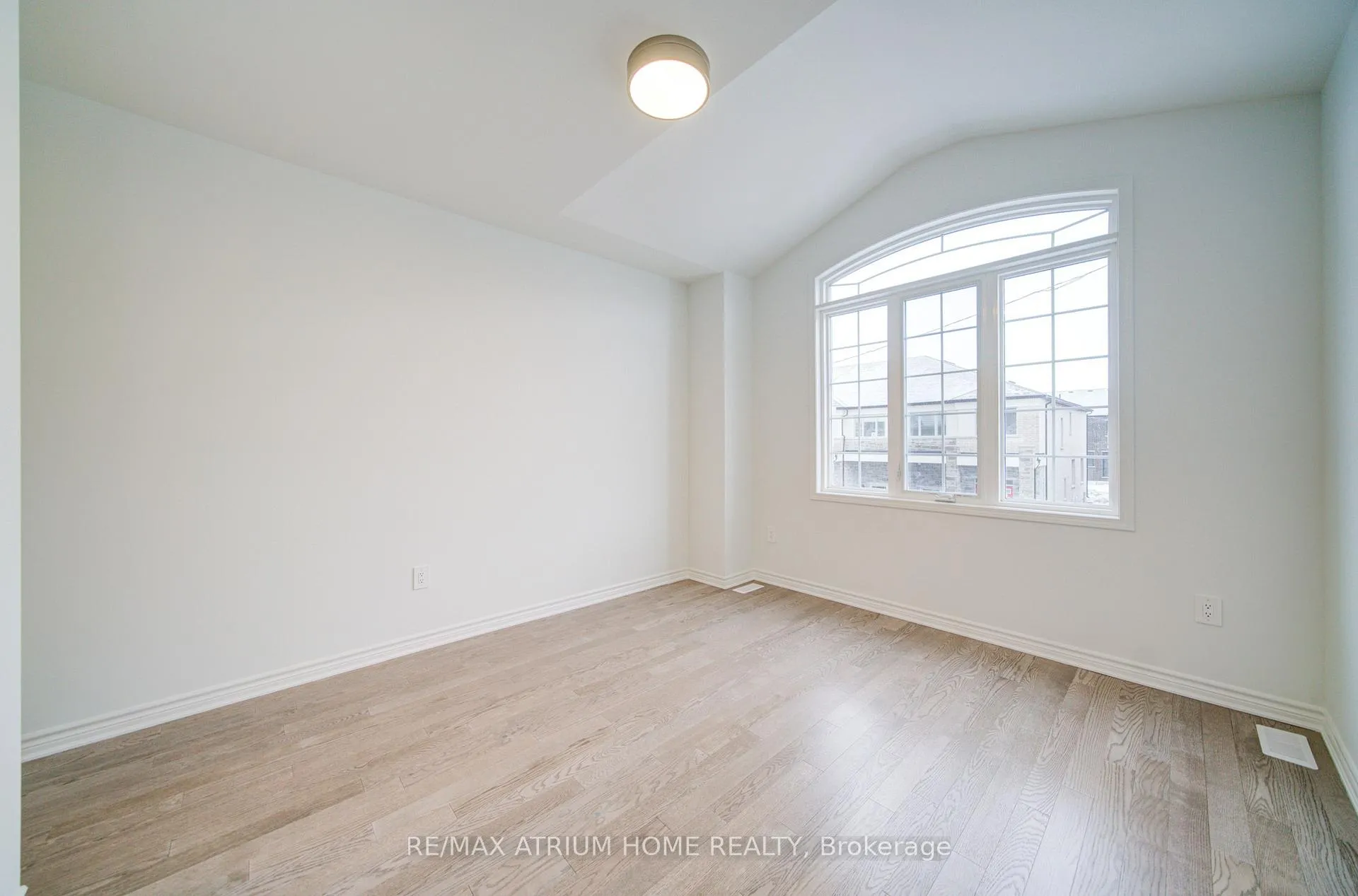 Photo 22 of 125 Leslie Richard Avenue, Markham, Rural Markham — HOMEH