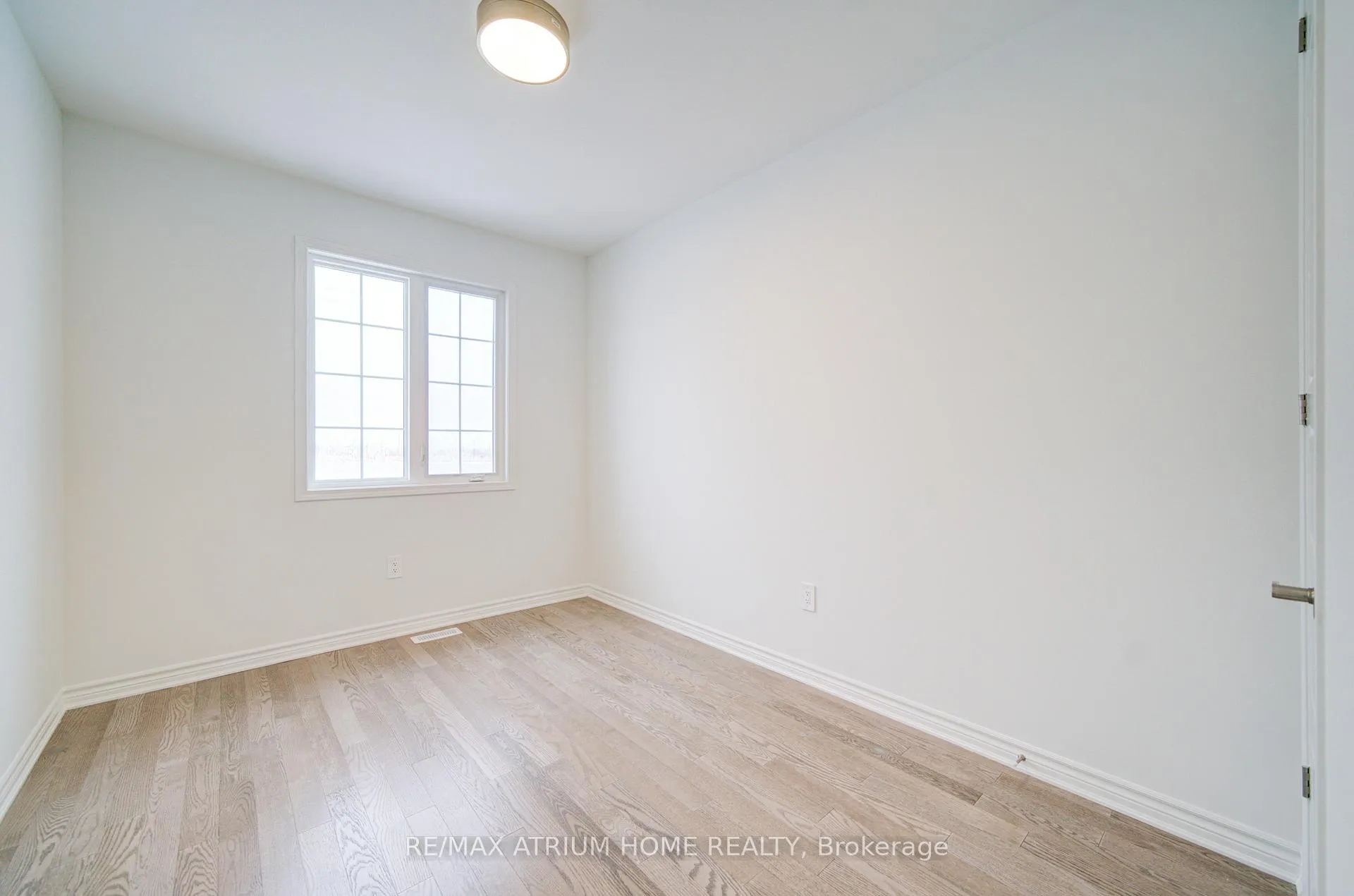 Photo 26 of 125 Leslie Richard Avenue, Markham, Rural Markham — HOMEH