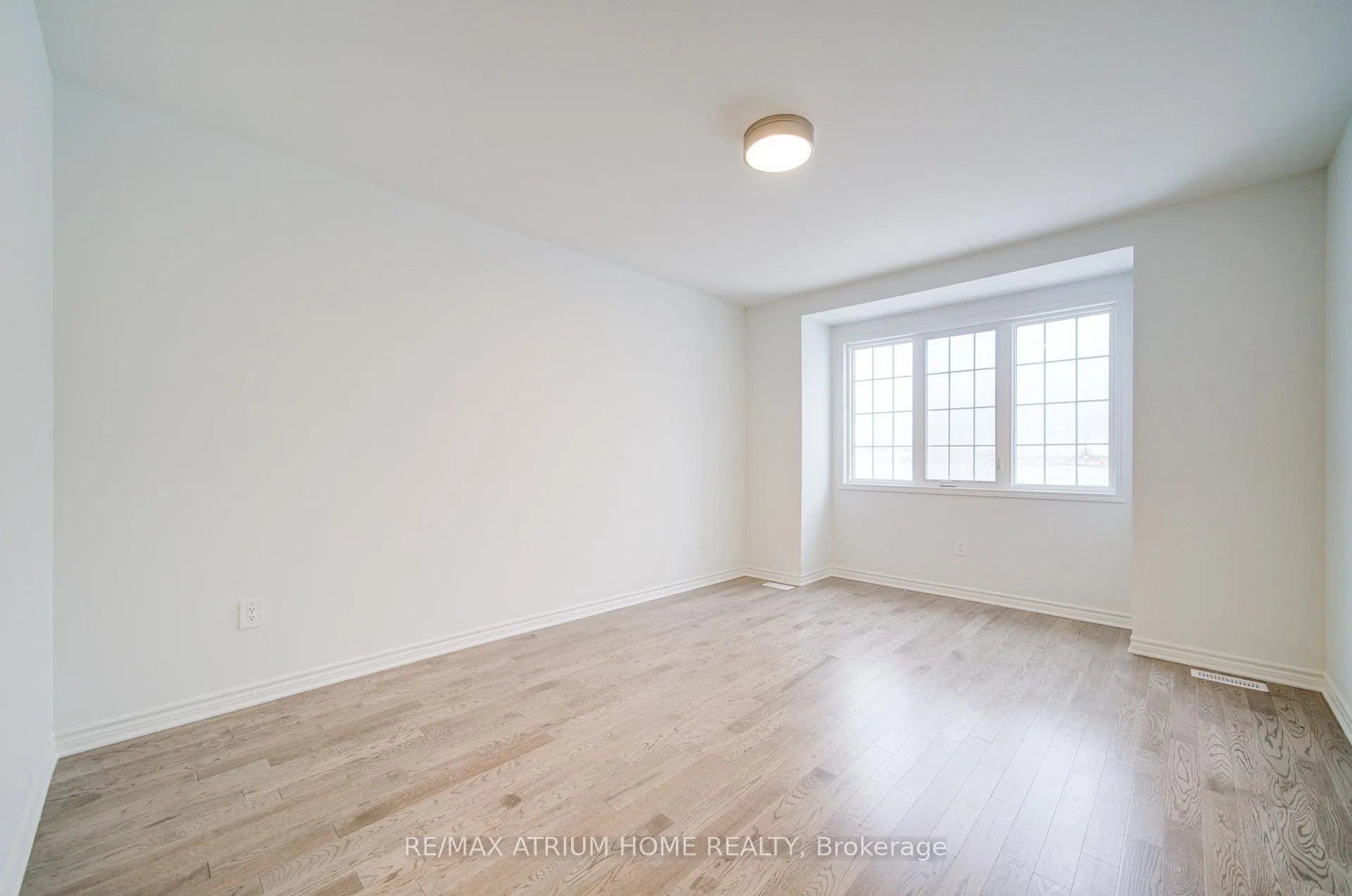 Photo 28 of 125 Leslie Richard Avenue, Markham, Rural Markham — HOMEH