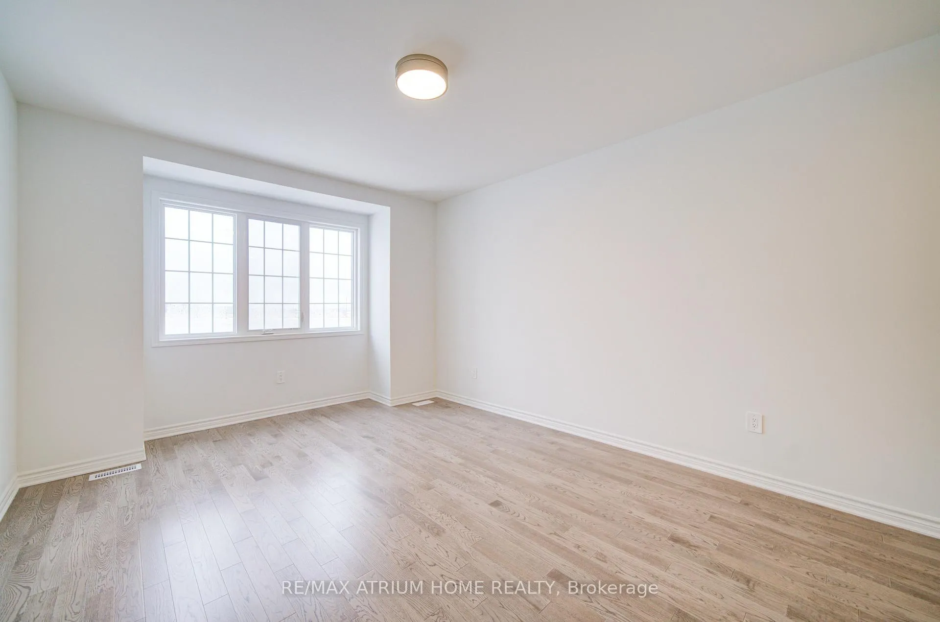 Photo 29 of 125 Leslie Richard Avenue, Markham, Rural Markham — HOMEH