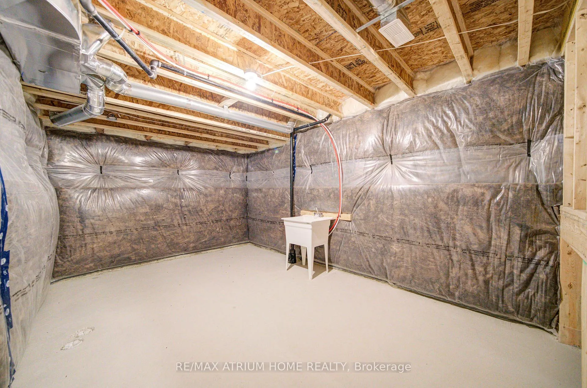 Photo 34 of 125 Leslie Richard Avenue, Markham, Rural Markham — HOMEH