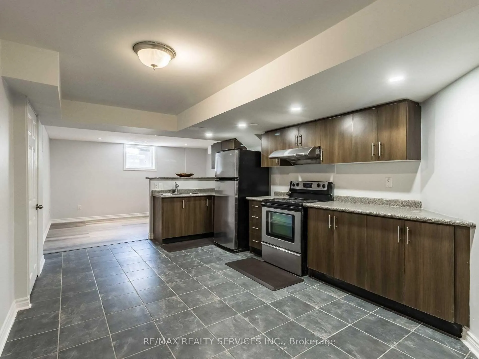 Photo 4 of Unit Basement unit, 119 Fandango Drive, Brampton, Credit Valley — HOMEH