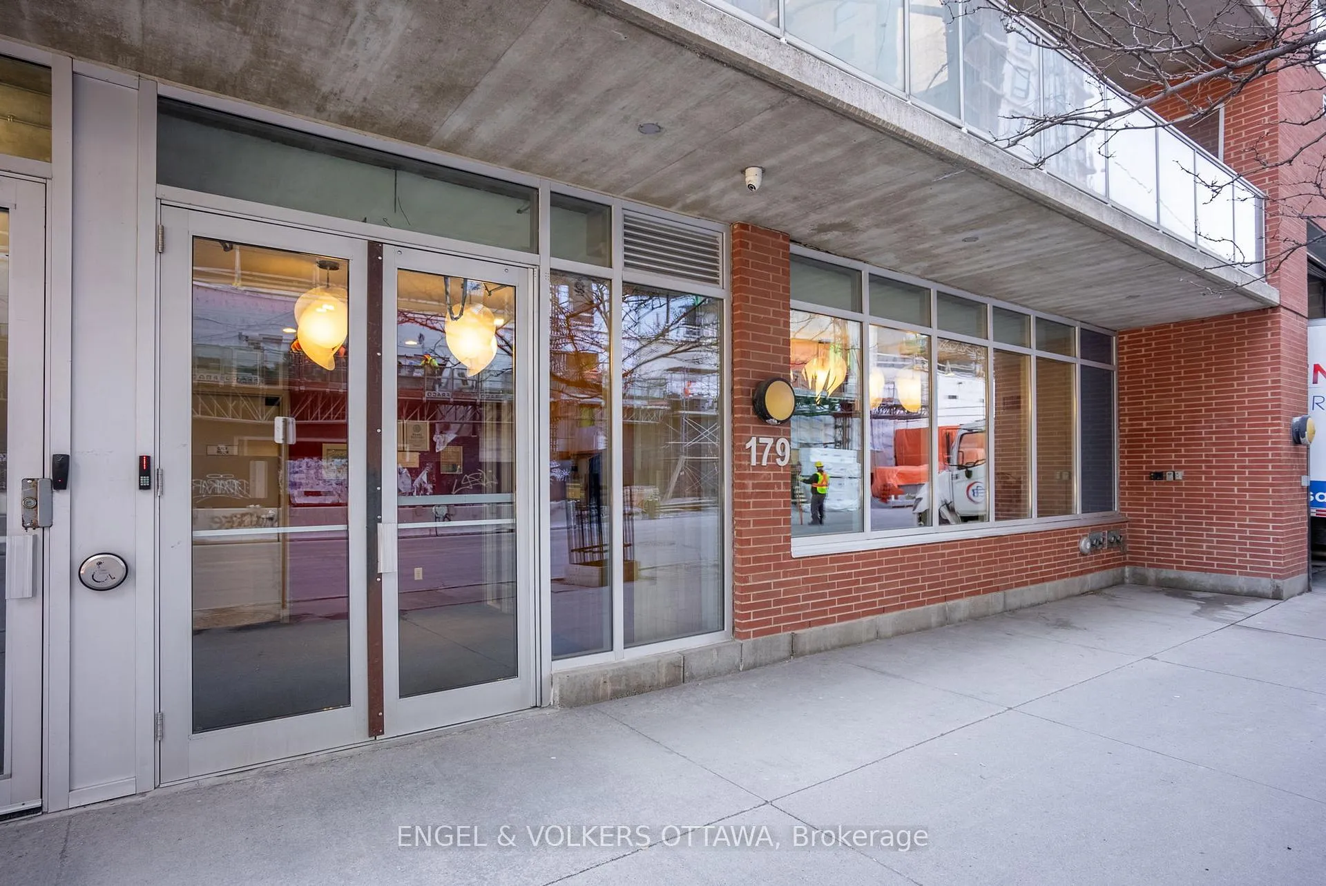 Photo 3 of Unit 803, 179 George Street, Ottawa, Lower Town/Byward Market — HOMEH