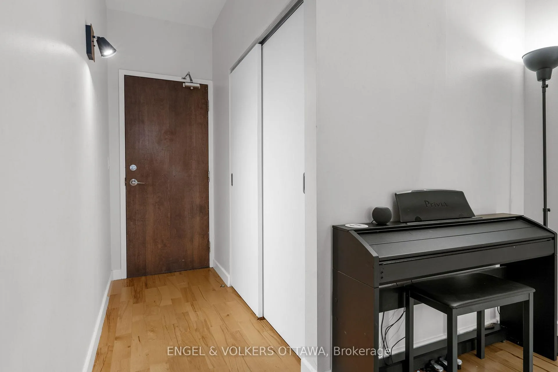 Photo 6 of Unit 803, 179 George Street, Ottawa, Lower Town/Byward Market — HOMEH