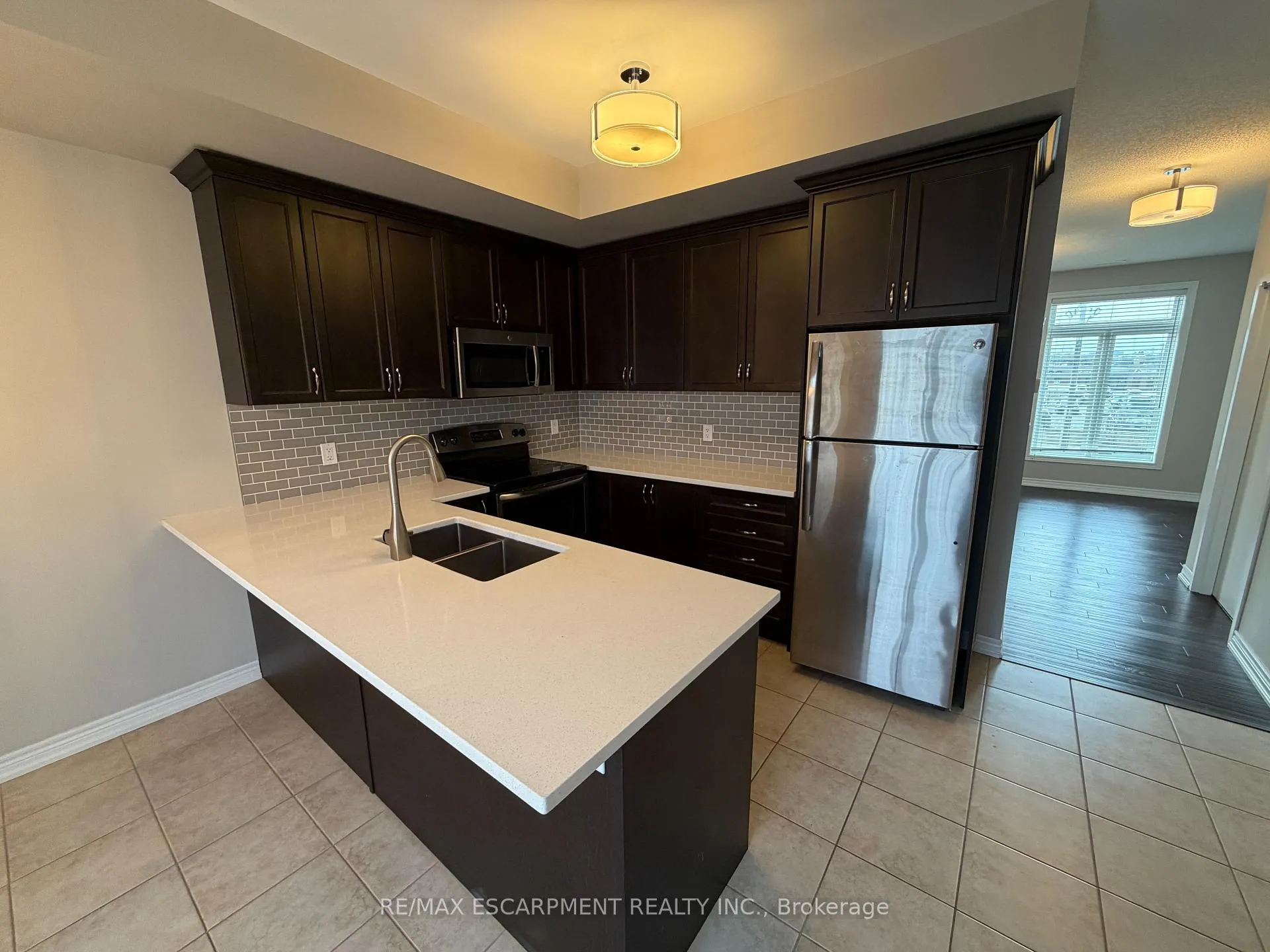 Photo 2 of 4165 Palermo Common, Burlington, Shoreacres — HOMEH