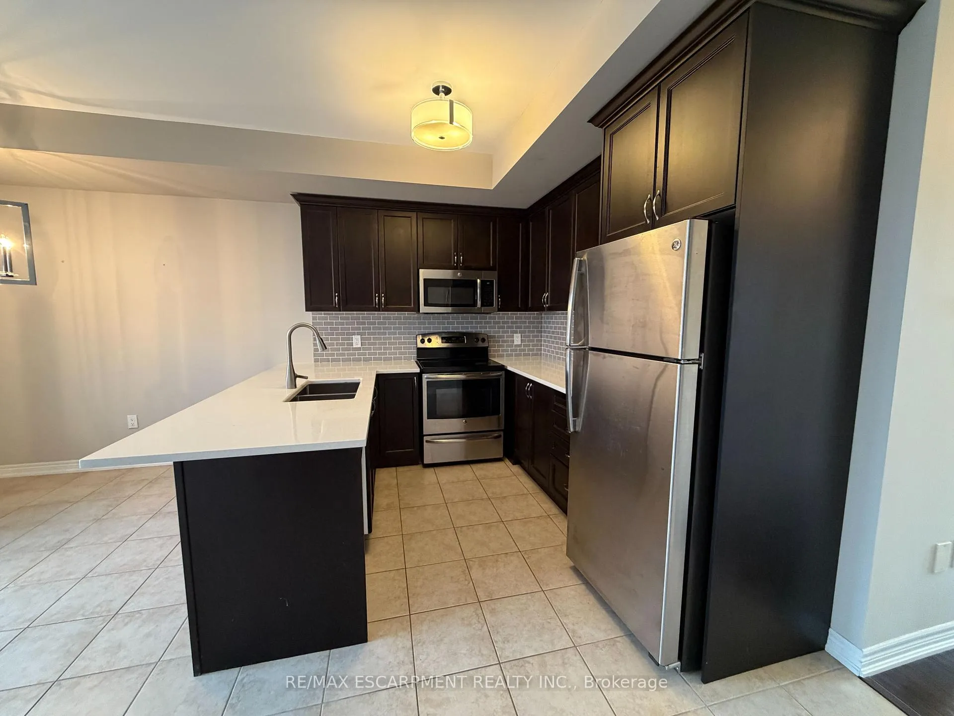 Photo 4 of 4165 Palermo Common, Burlington, Shoreacres — HOMEH