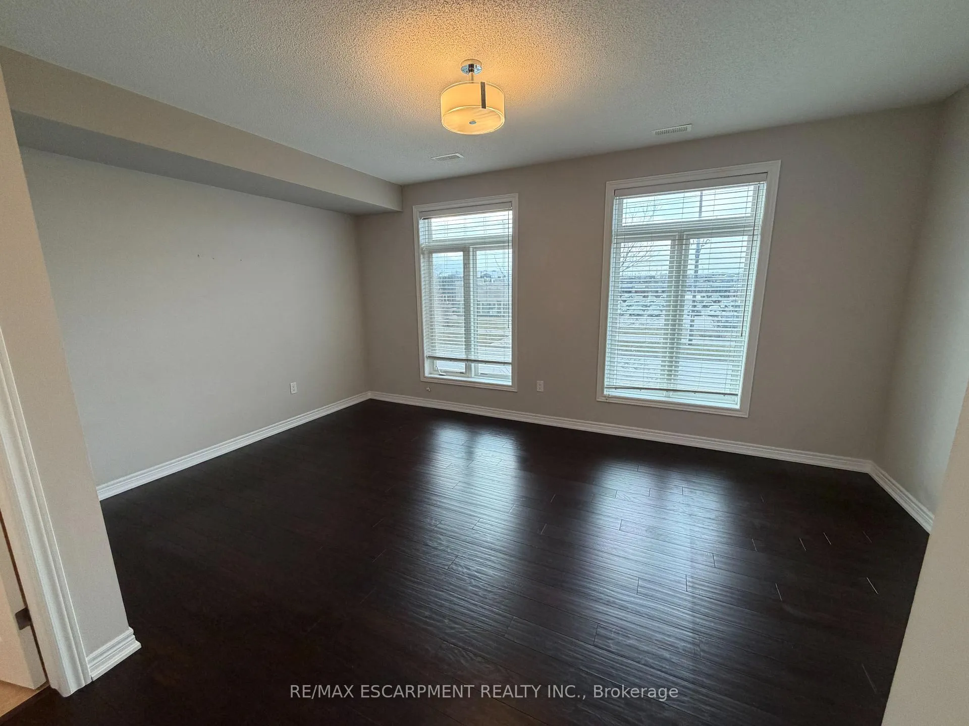 Photo 7 of 4165 Palermo Common, Burlington, Shoreacres — HOMEH