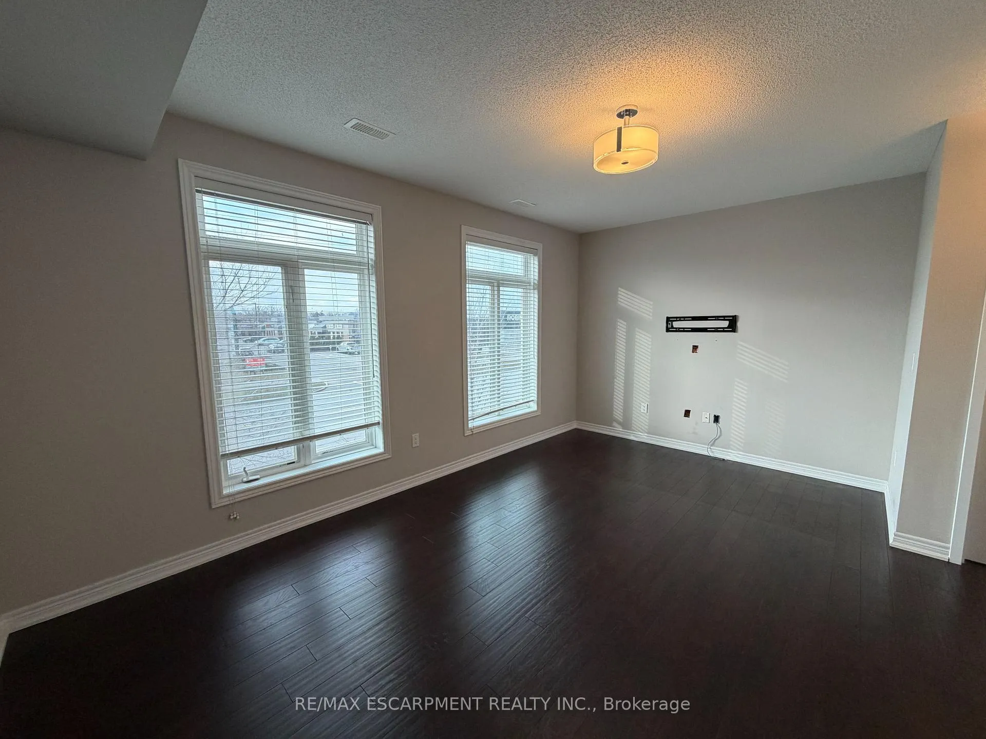 Photo 8 of 4165 Palermo Common, Burlington, Shoreacres — HOMEH