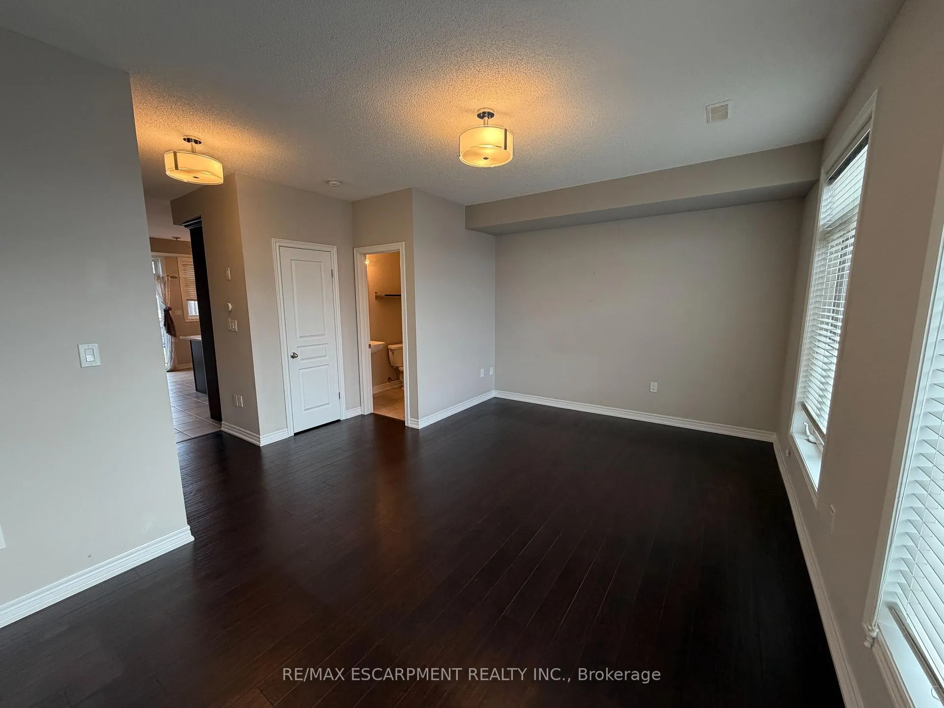 Photo 9 of 4165 Palermo Common, Burlington, Shoreacres — HOMEH