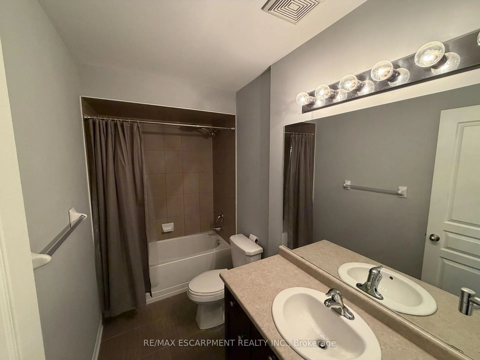 Photo 18 of 4165 Palermo Common, Burlington, Shoreacres — HOMEH