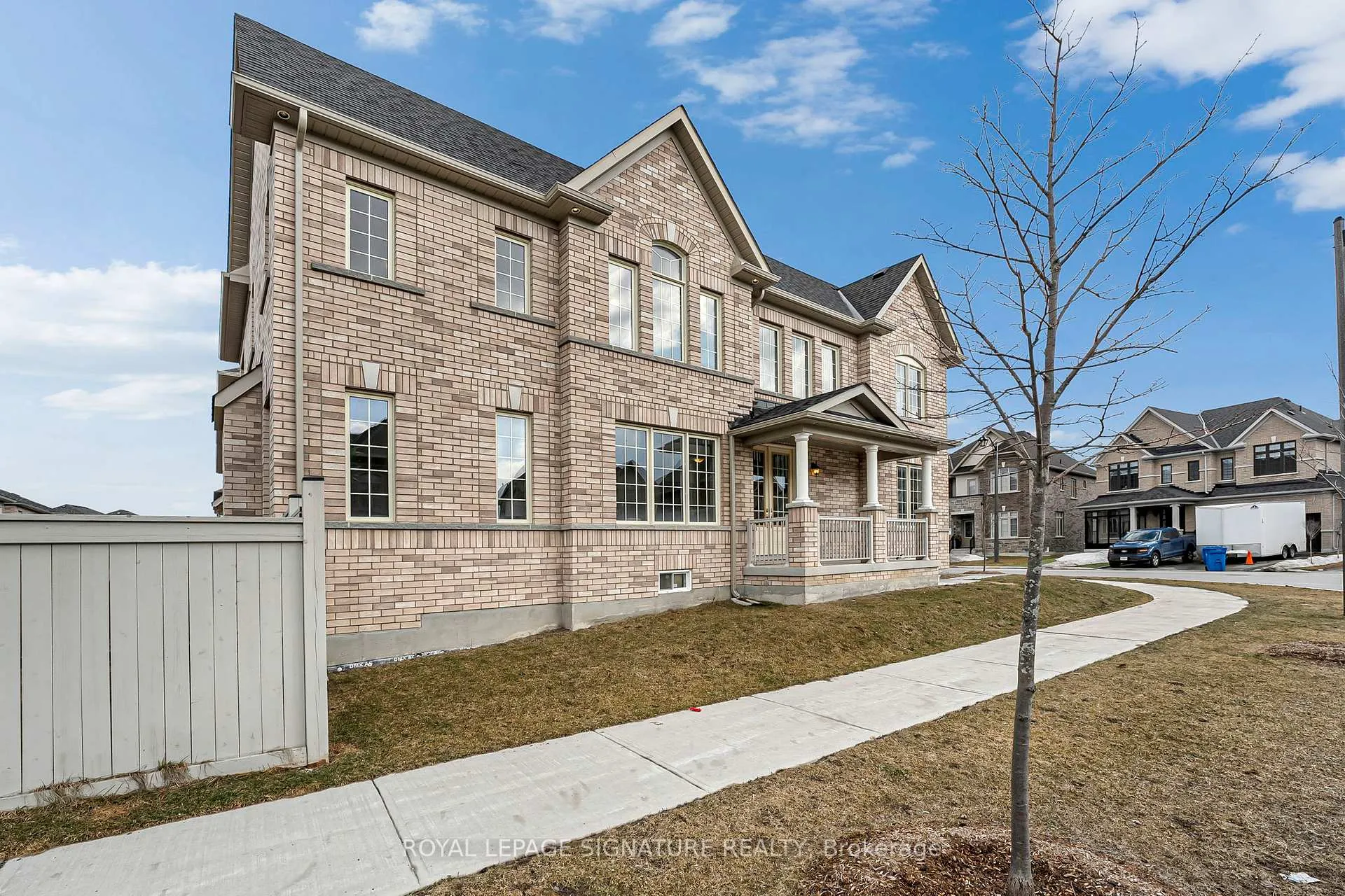 Photo 4 of 22 Bill Guy Drive, Georgina, Keswick South — HOMEH
