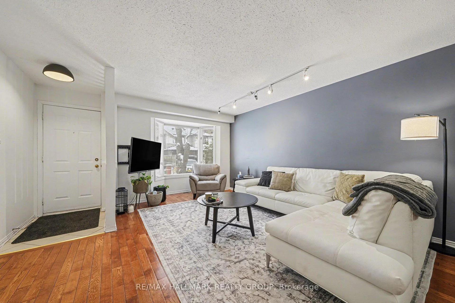 Photo 3 of 2741 Massicotte Lane, Ottawa, Emerald Woods/Sawmill Creek — HOMEH
