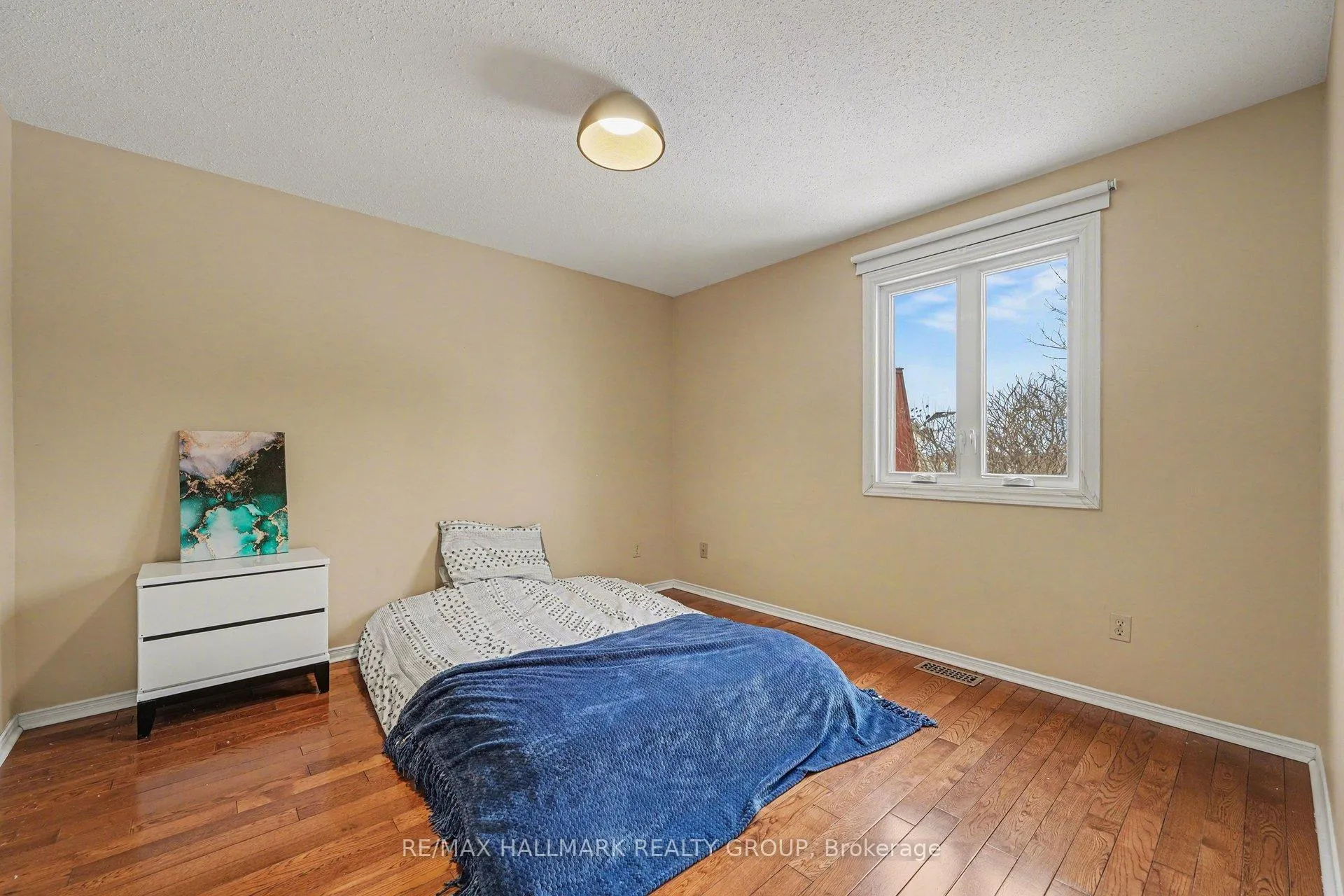 Photo 14 of 2741 Massicotte Lane, Ottawa, Emerald Woods/Sawmill Creek — HOMEH
