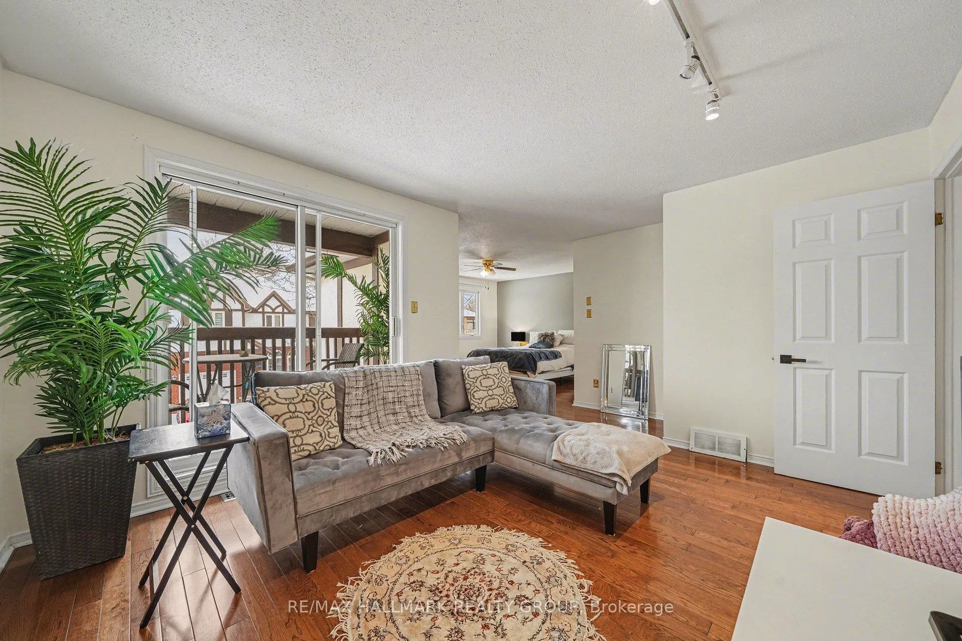 Photo 18 of 2741 Massicotte Lane, Ottawa, Emerald Woods/Sawmill Creek — HOMEH