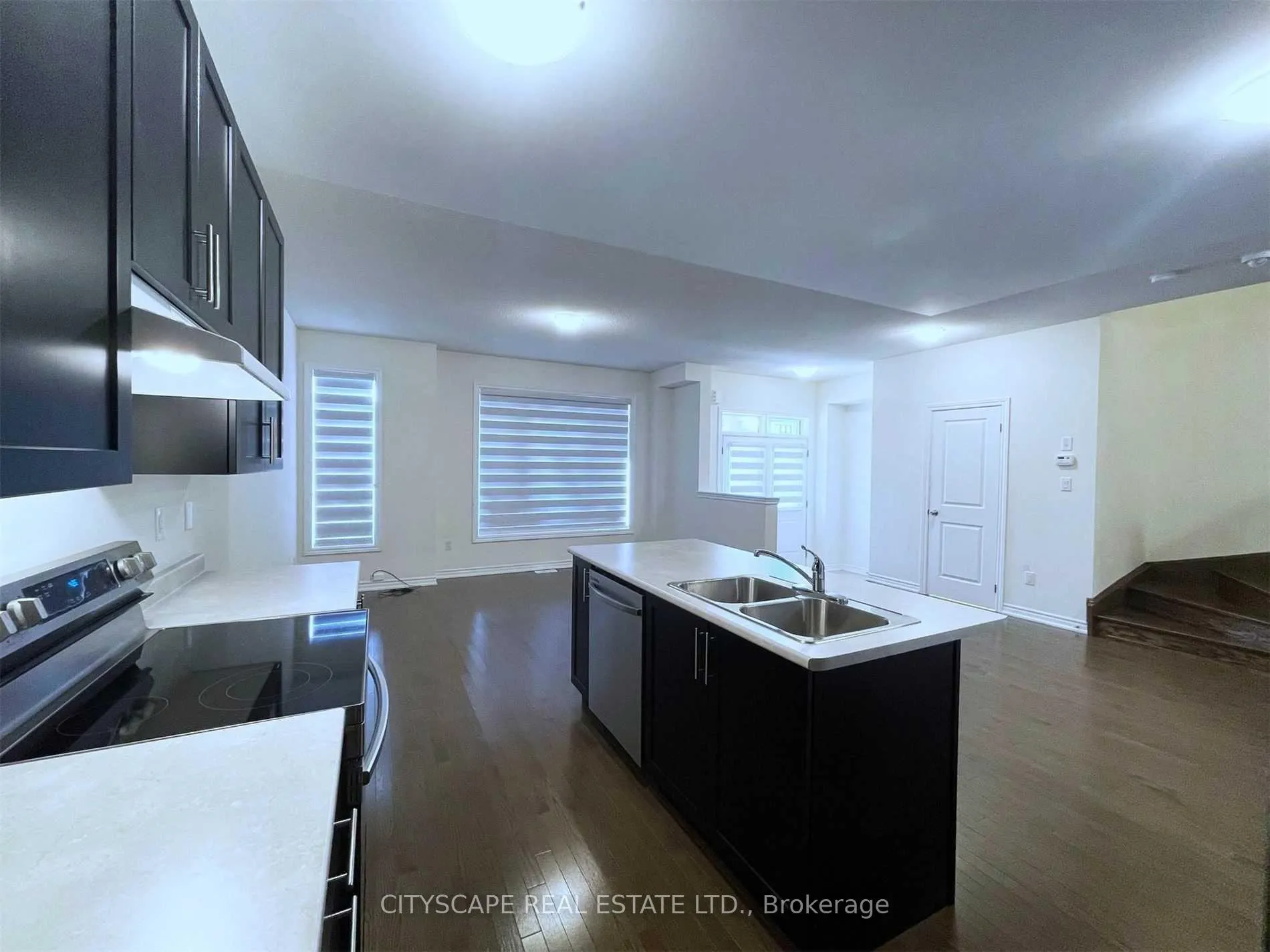 Photo 5 of 253 Clockwork Drive, Brampton, Northwest Brampton — HOMEH